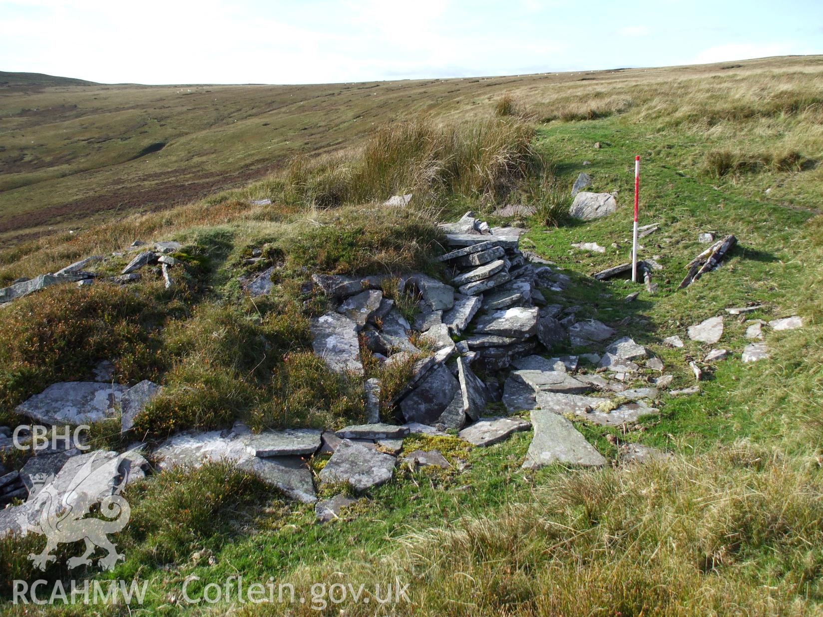 Digital colour photograph of Tal Trwynau quarry II taken on 04/10/2007 by A.C.K. Roseveare during the Black Mountain Central South Upland Survey undertaken by Archaeophysica.