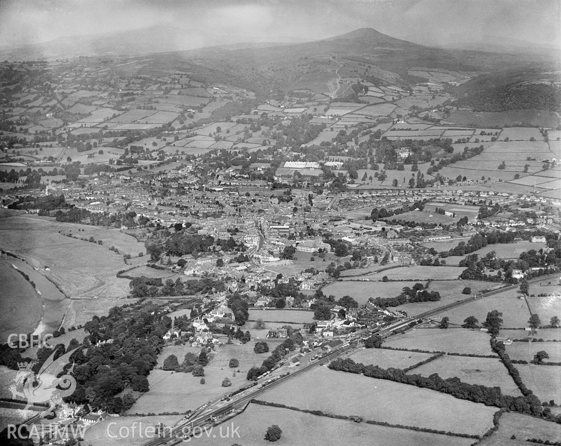 General view of Abergavenny, oblique aerial view. 5?x4? black and white glass plate negative.