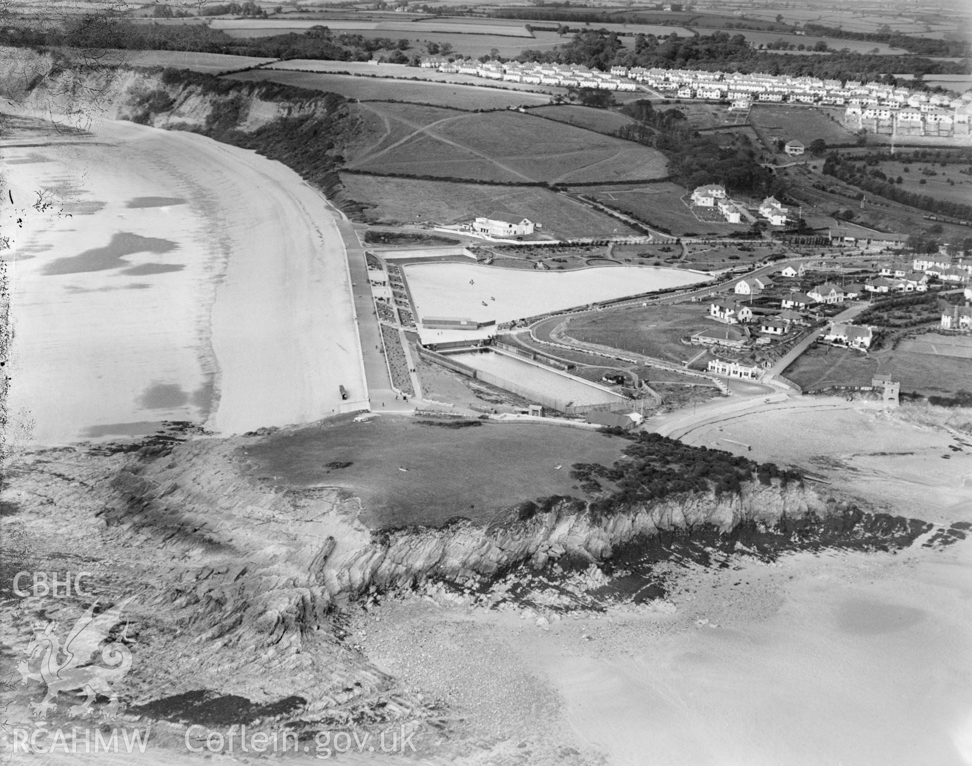View of Cold Knap Park, Barry, oblique aerial view. 5?x4? black and white glass plate negative.