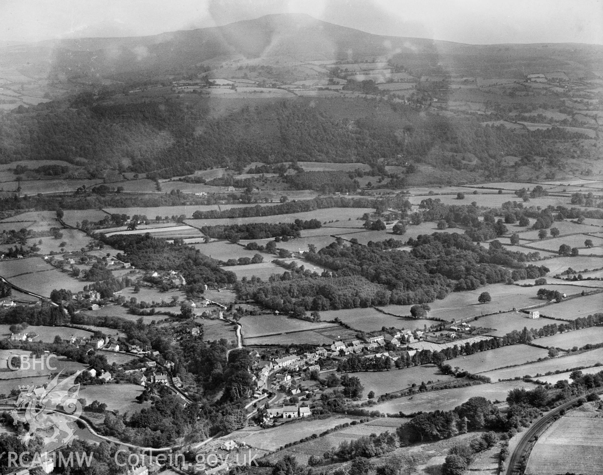 General view of Gilwern, oblique aerial view. 5?x4? black and white glass plate negative.