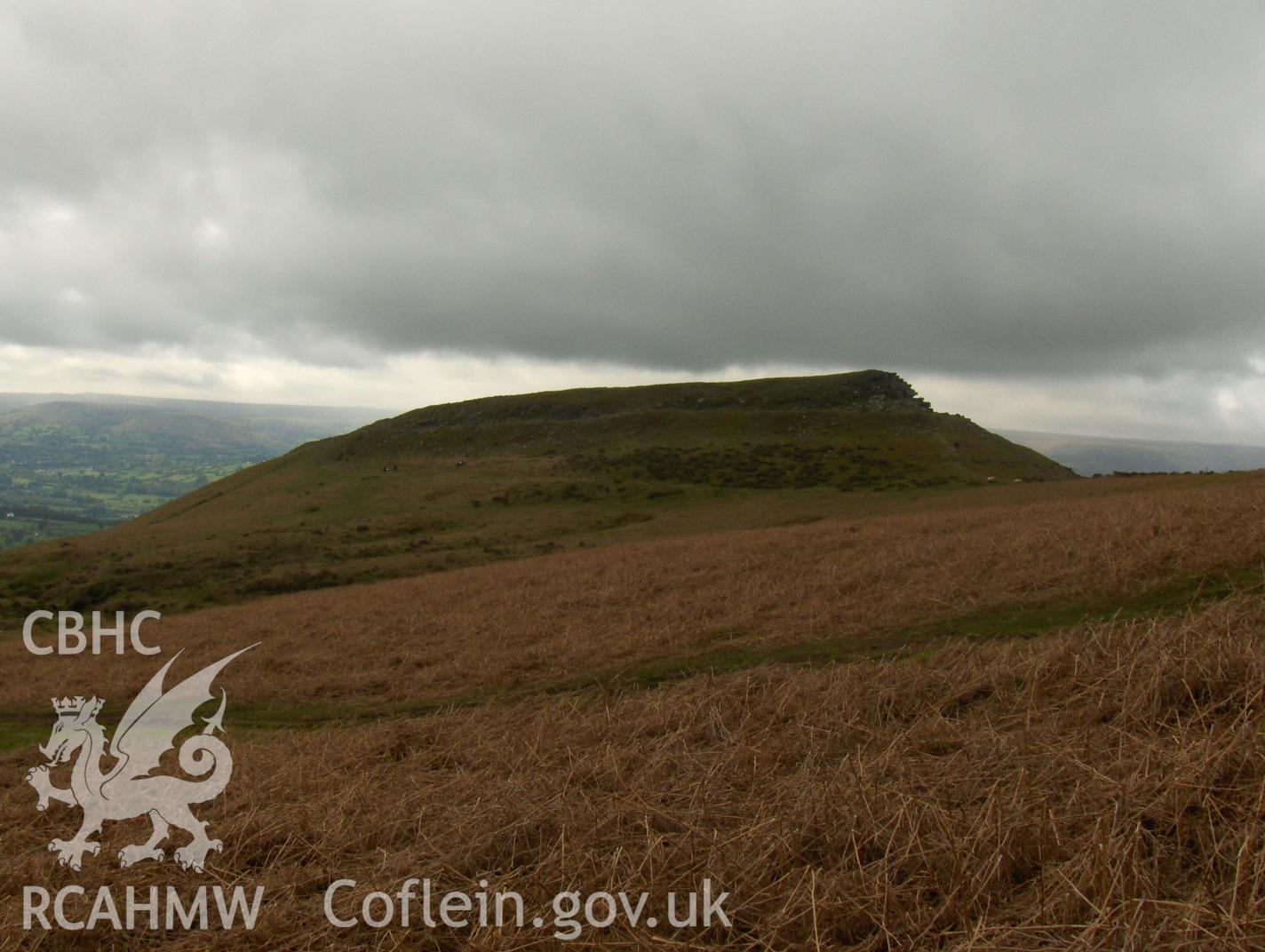 Digital colour photograph of Crug Hywel camp taken on 09/05/2007 by N.A.R. Vaughan during the Black Mountain Central South Upland Survey undertaken by Archaeophysica.