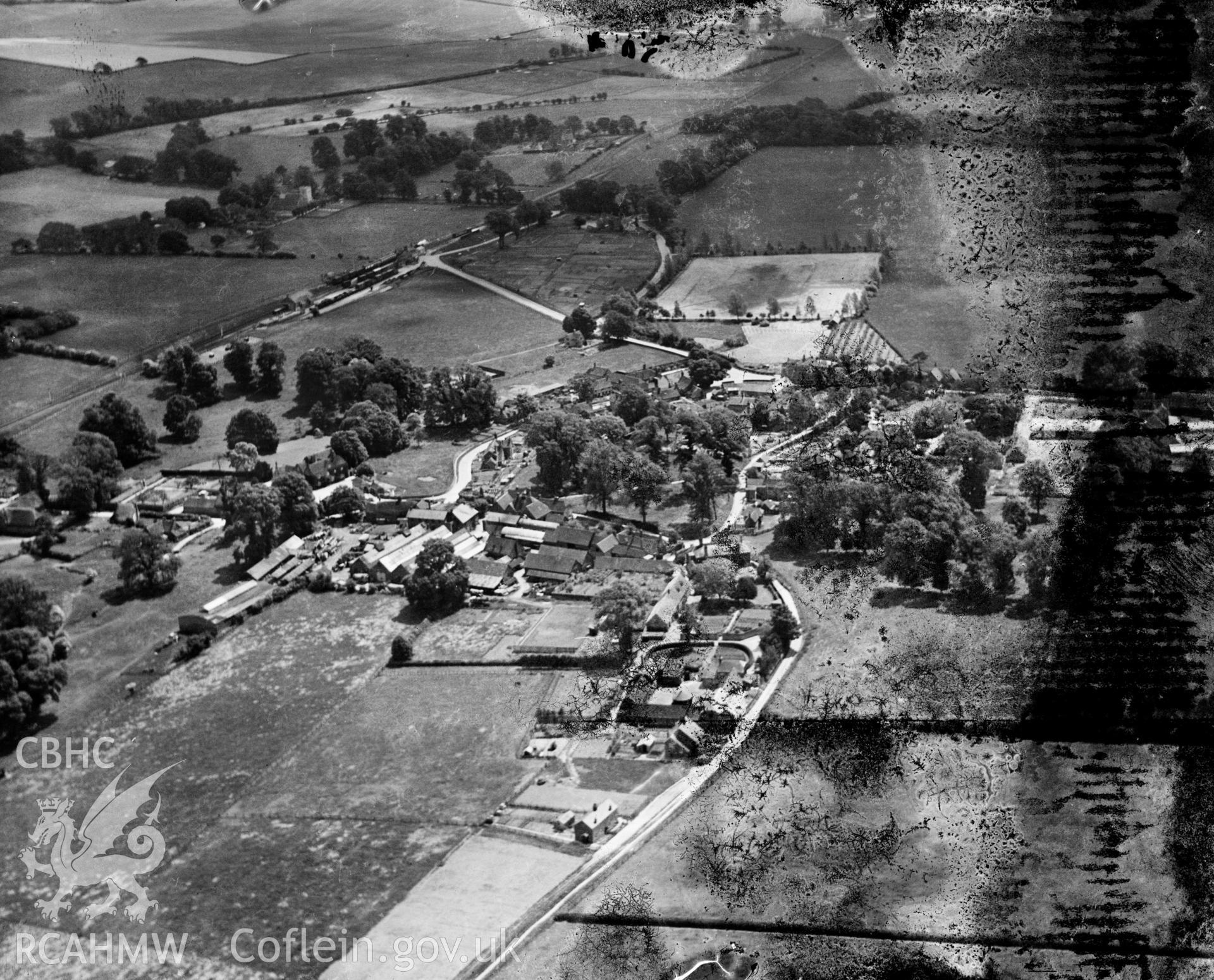 Unidentified site, oblique aerial view. 5?x4? black and white glass plate negative.