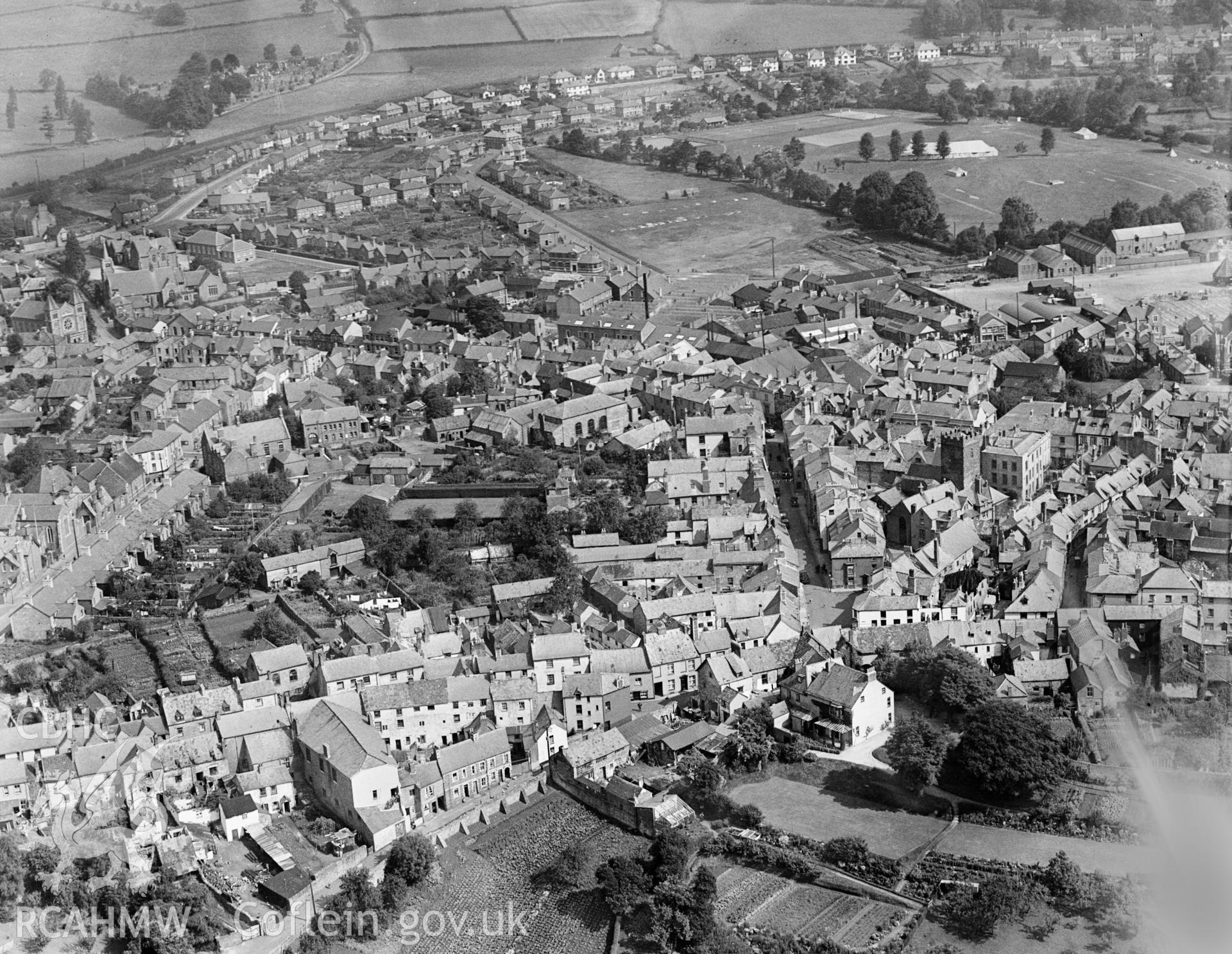General view of Abergavenny, oblique aerial view. 5?x4? black and white glass plate negative.