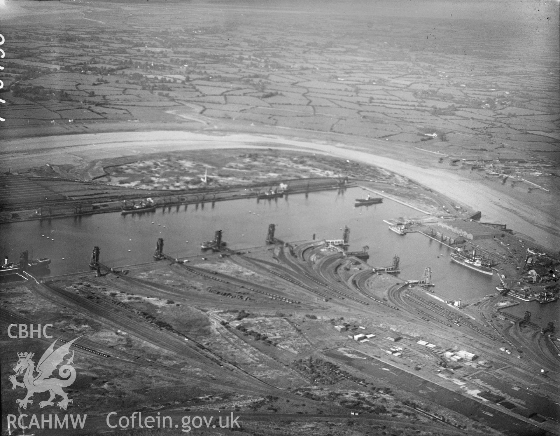 General view of Newport North and Alexandra Docks, oblique aerial view. 5?x4? black and white glass plate negative.