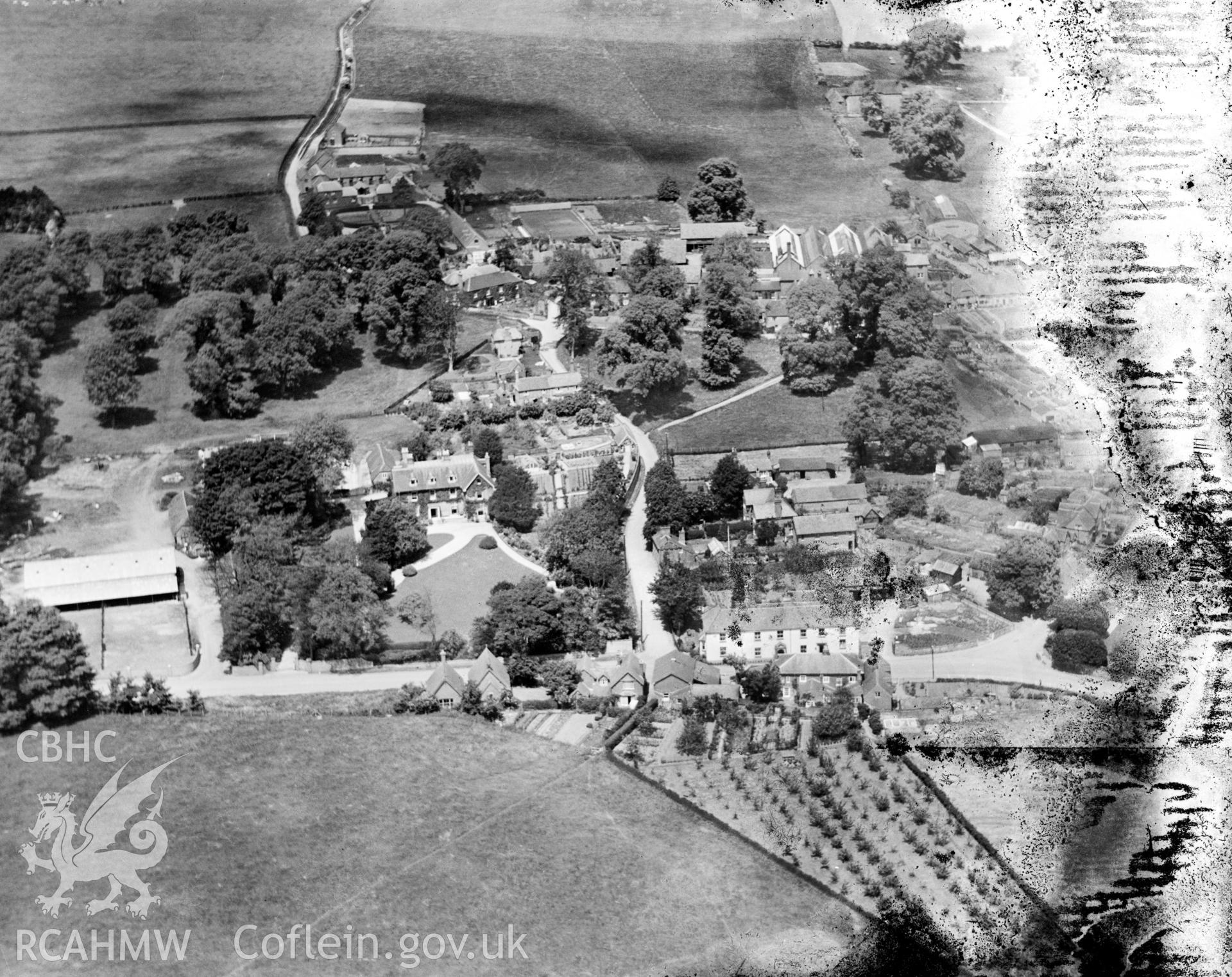 Unidentified site, oblique aerial view. 5?x4? black and white glass plate negative.