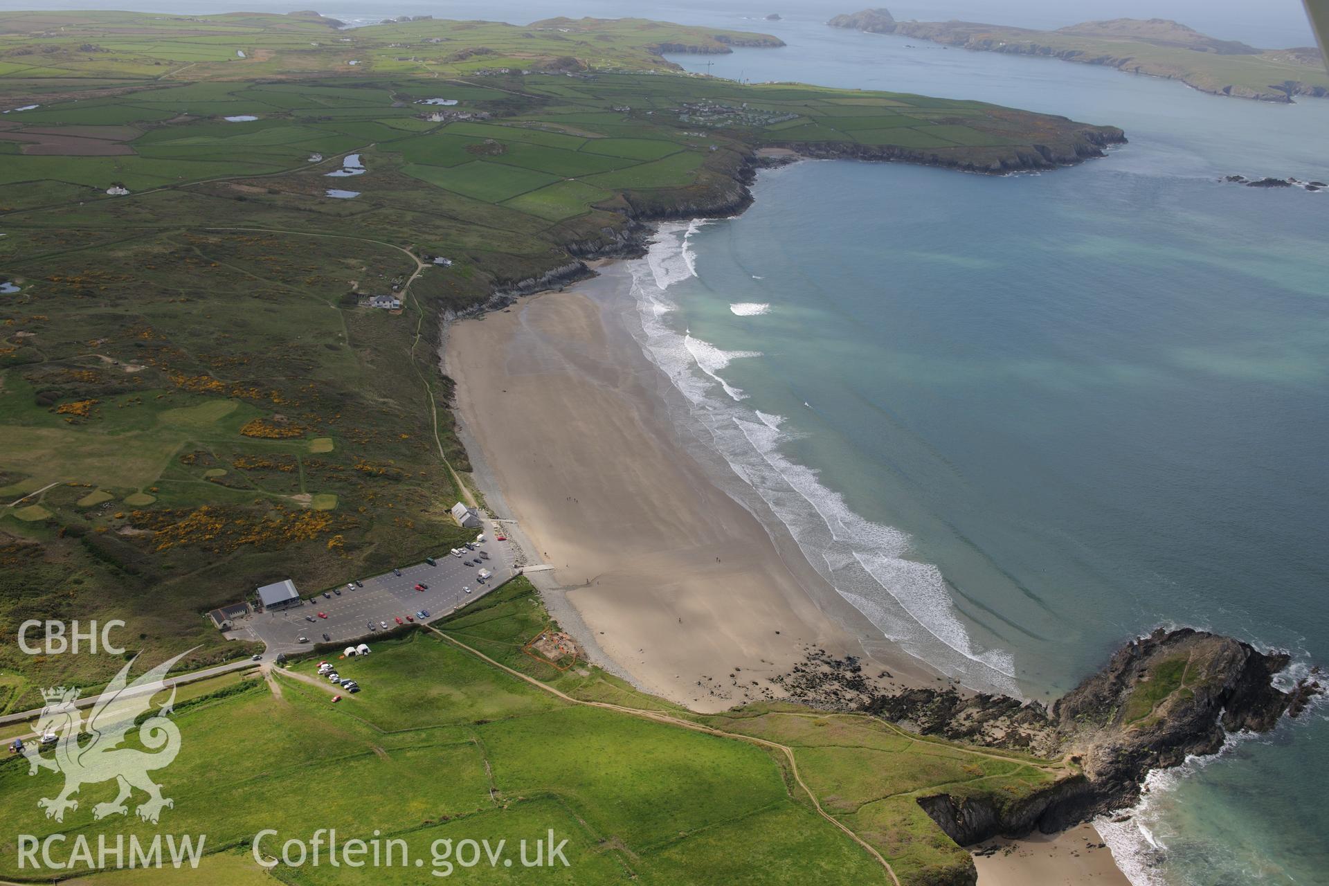 Whitesands Bay or Porth Mawr, near St. Davids. Oblique aerial photograph taken during the Royal Commission's programme of archaeological aerial reconnaissance by Toby Driver on 13th May 2015.
