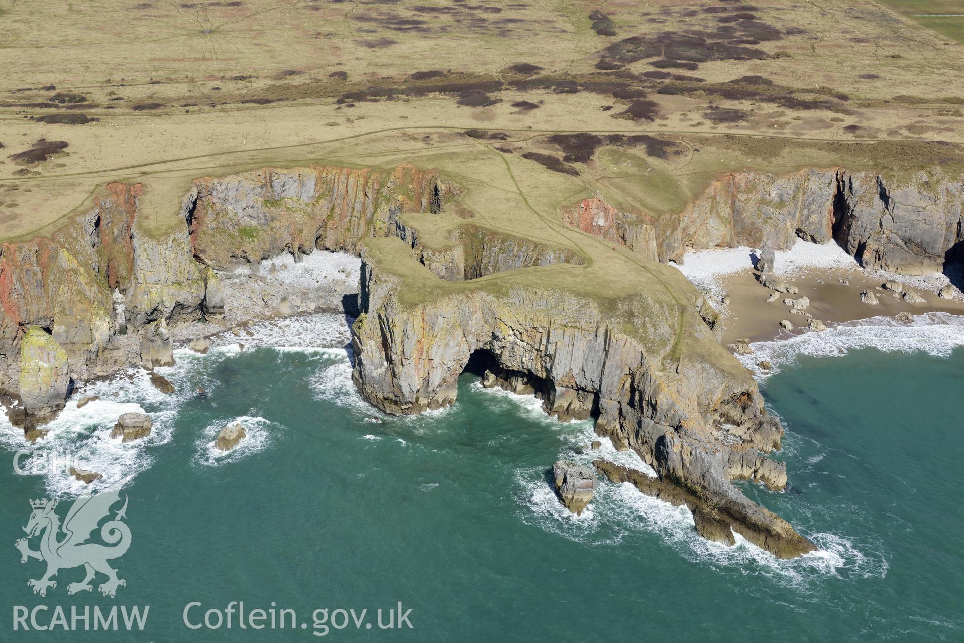 Flimston Bay promontory fort. Detailed baseline aerial reconnaissance survey for the CHERISH Project. ? Crown: CHERISH PROJECT 2018. Produced with EU funds through the Ireland Wales Co-operation Programme 2014-2020. All material made freely available through the Open Government Licence.