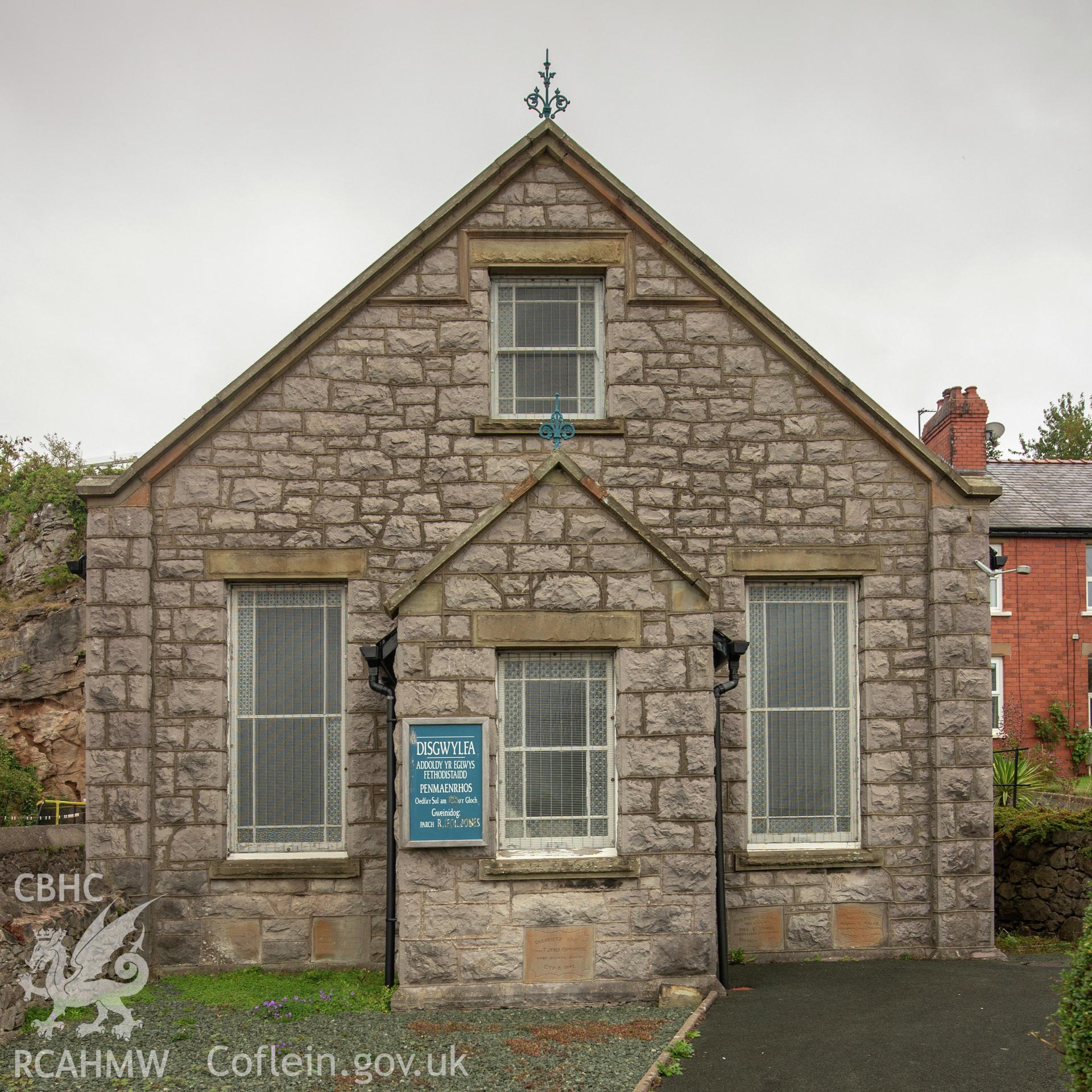 Colour photograph showing front elevation of Disgwylfa Wesleyan Methodist Chapel, Tanllwyfan, Old Colwyn. Photographed by Richard Barrett on 17th September 2018.