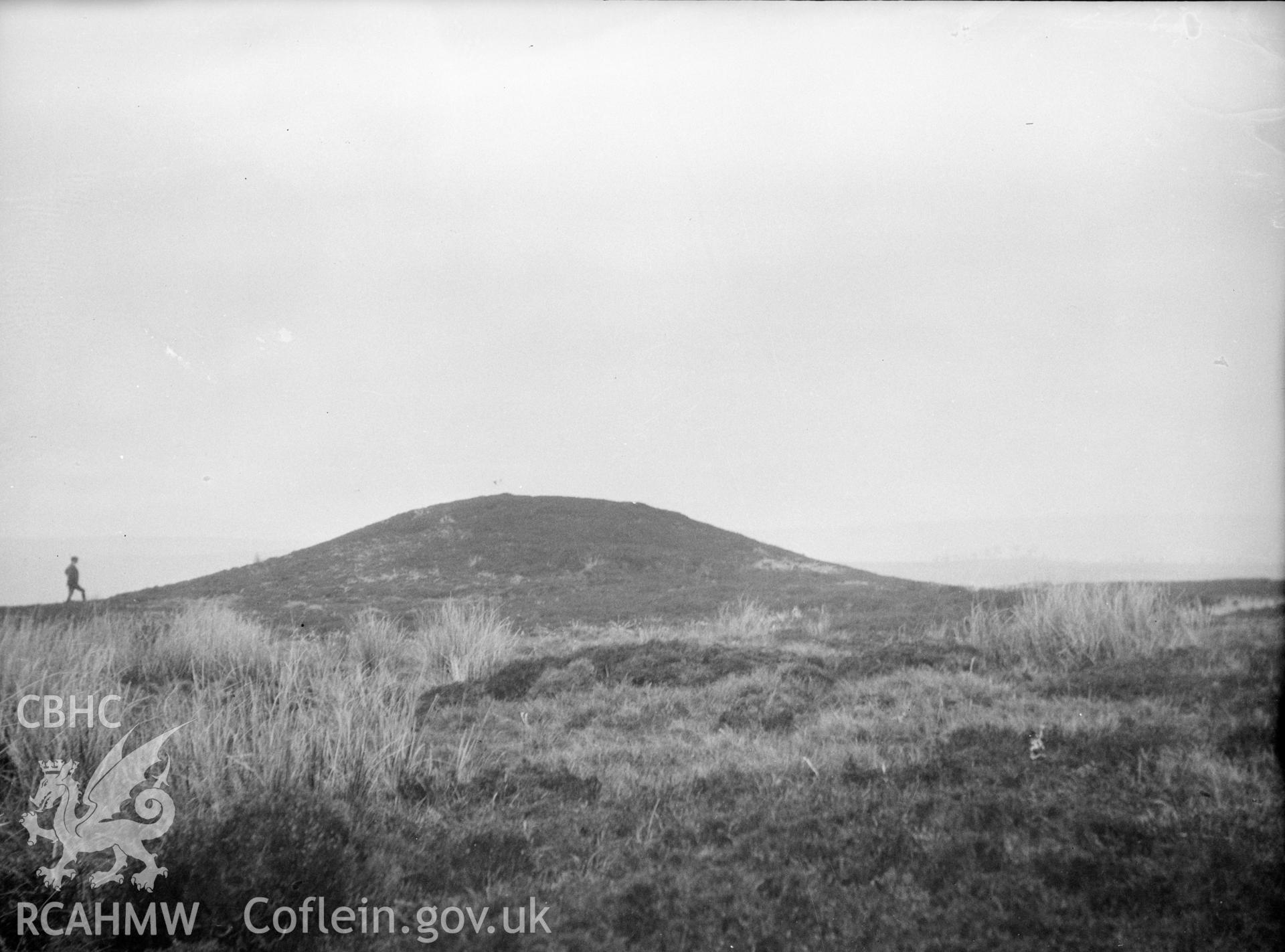 Digital copy of a black and white negative relating to Bedd y Cawr Camp. From the Cadw Monuments in Care Collection.