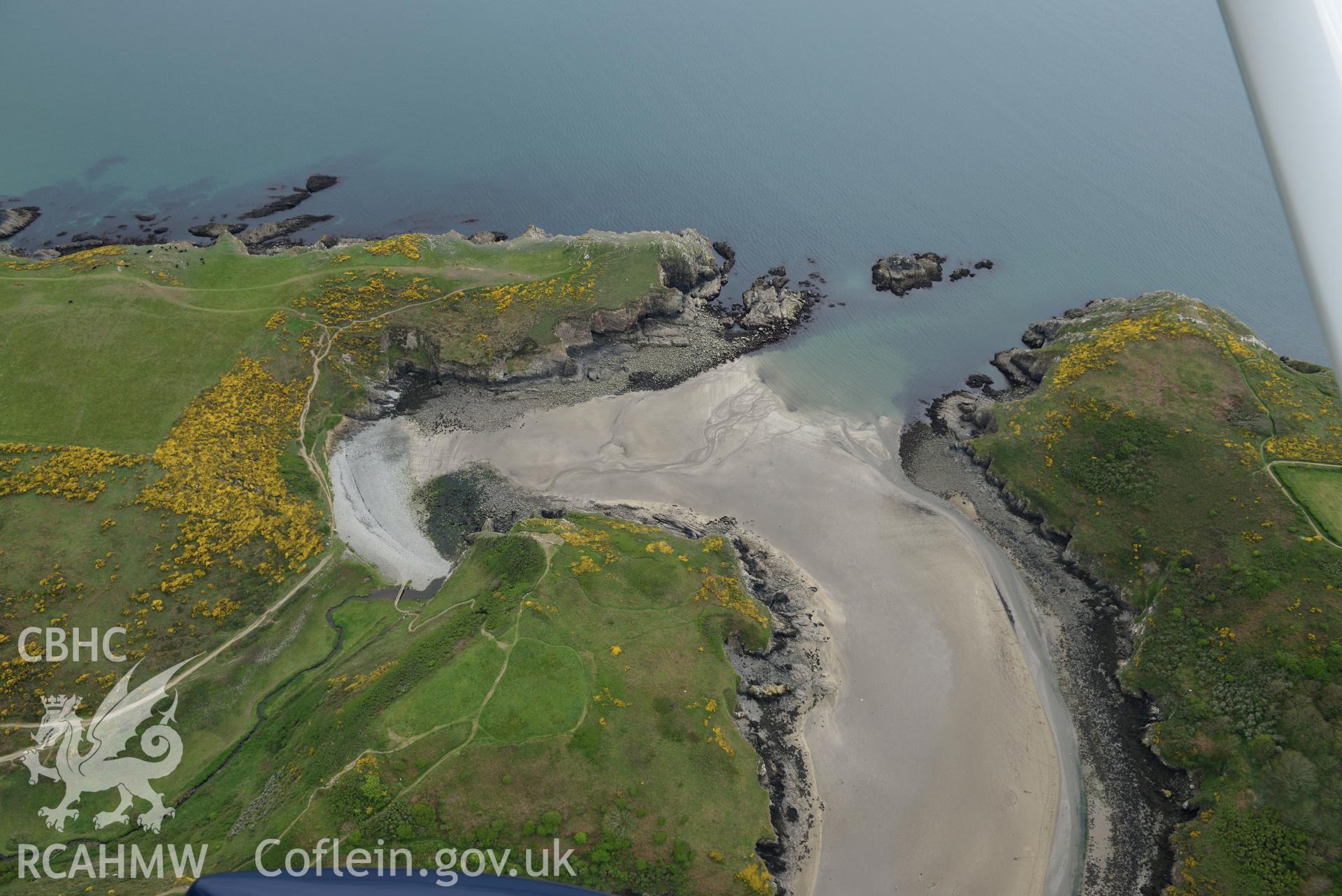 Gribin promontory fort. Baseline aerial reconnaissance survey for the CHERISH Project. ? Crown: CHERISH PROJECT 2017. Produced with EU funds through the Ireland Wales Co-operation Programme 2014-2020. All material made freely available through the Open Government Licence.