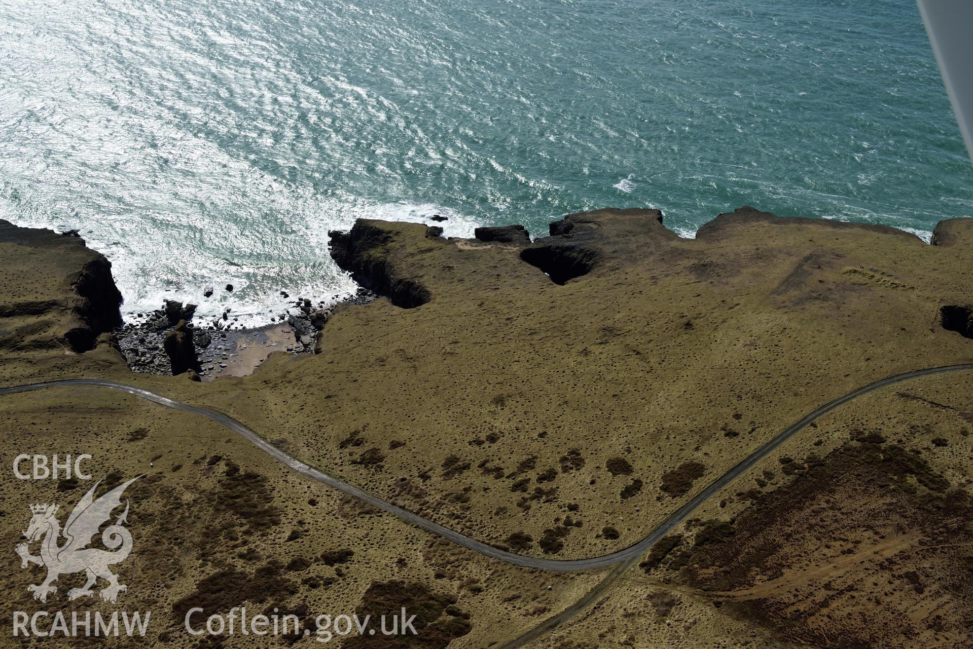 Linney Head enclosure. Baseline aerial reconnaissance survey for the CHERISH Project. ? Crown: CHERISH PROJECT 2018. Produced with EU funds through the Ireland Wales Co-operation Programme 2014-2020. All material made freely available through the Open Government Licence.