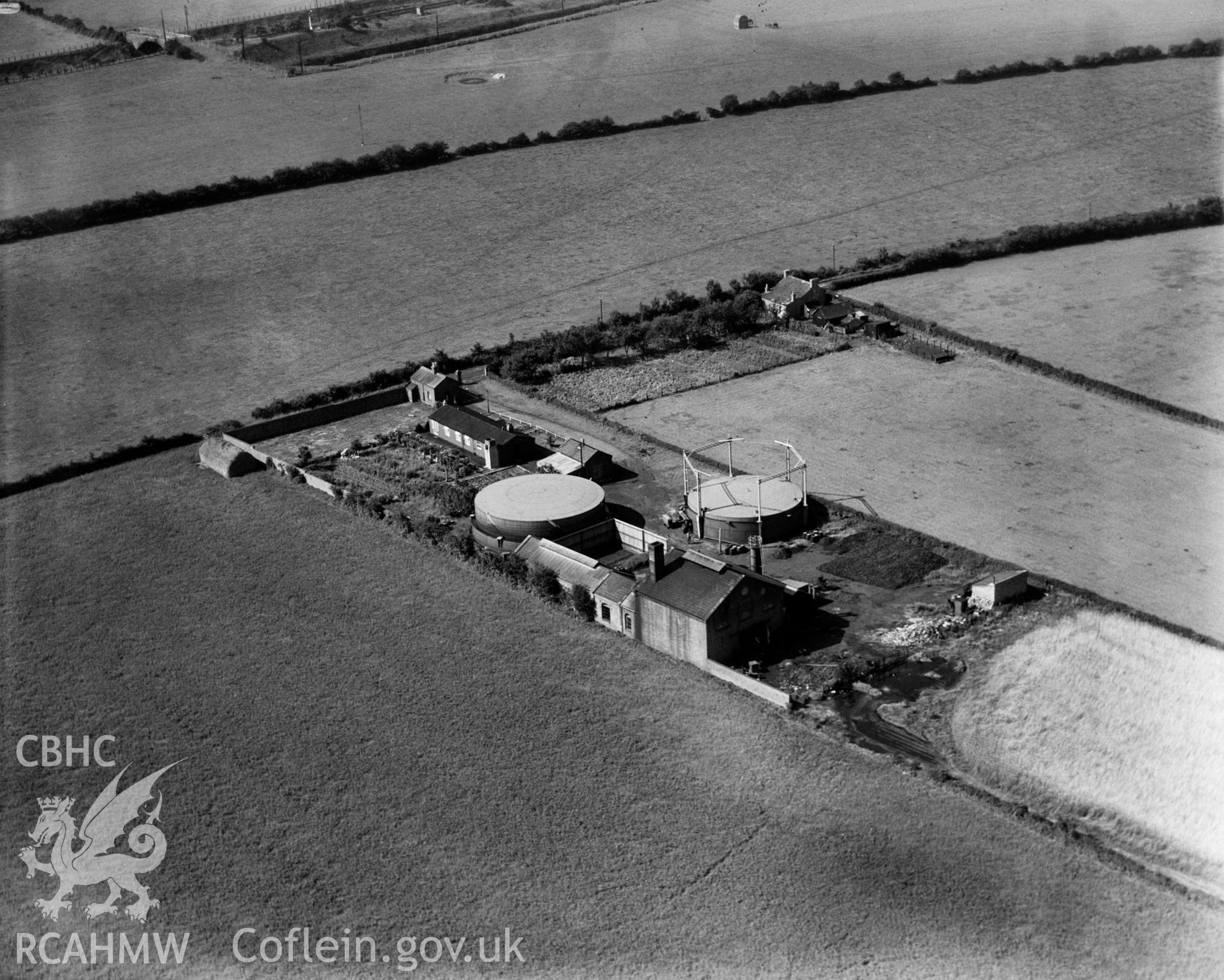 View of Caldicot Gas Works, oblique aerial view. 5?x4? black and white glass plate negative.