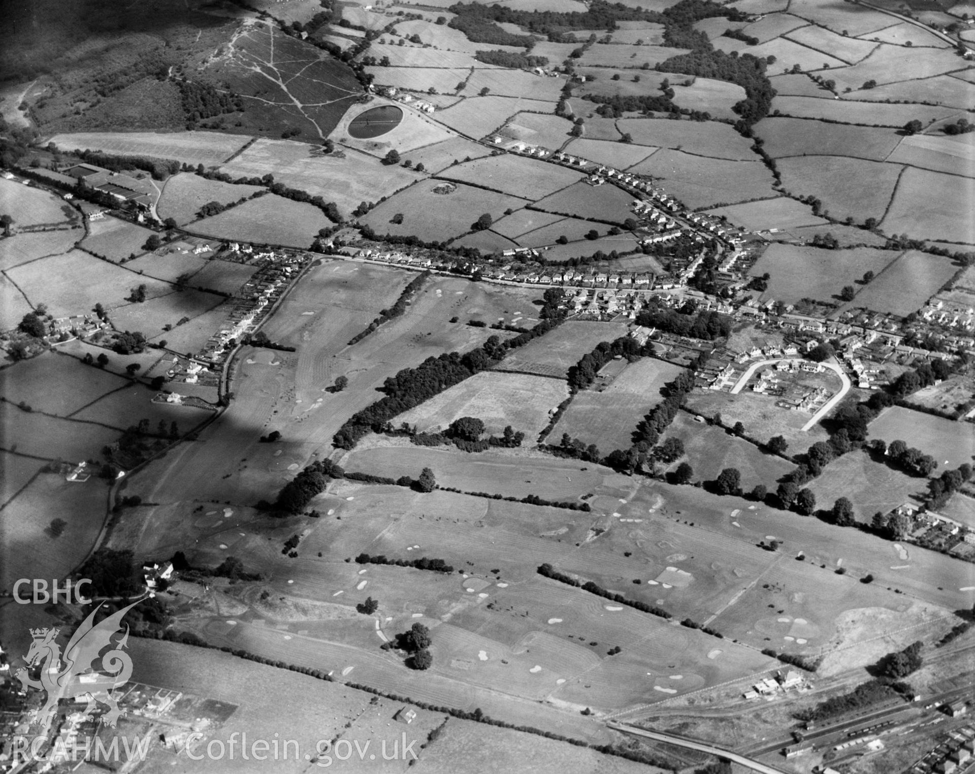 View of Whitchurch golf club, oblique aerial view. 5?x4? black and white glass plate negative.