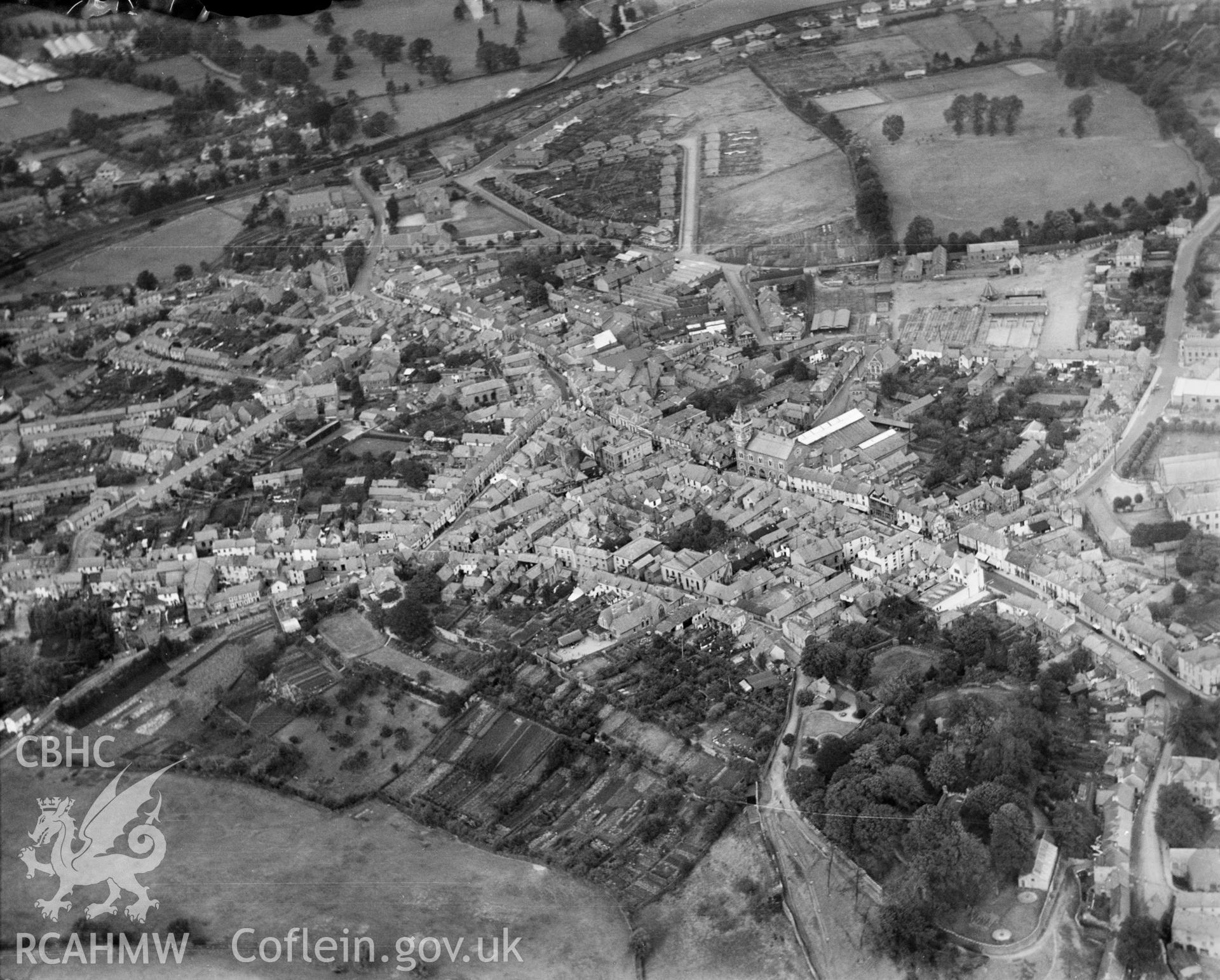 General view of Abergavenny, oblique aerial view. 5?x4? black and white glass plate negative.