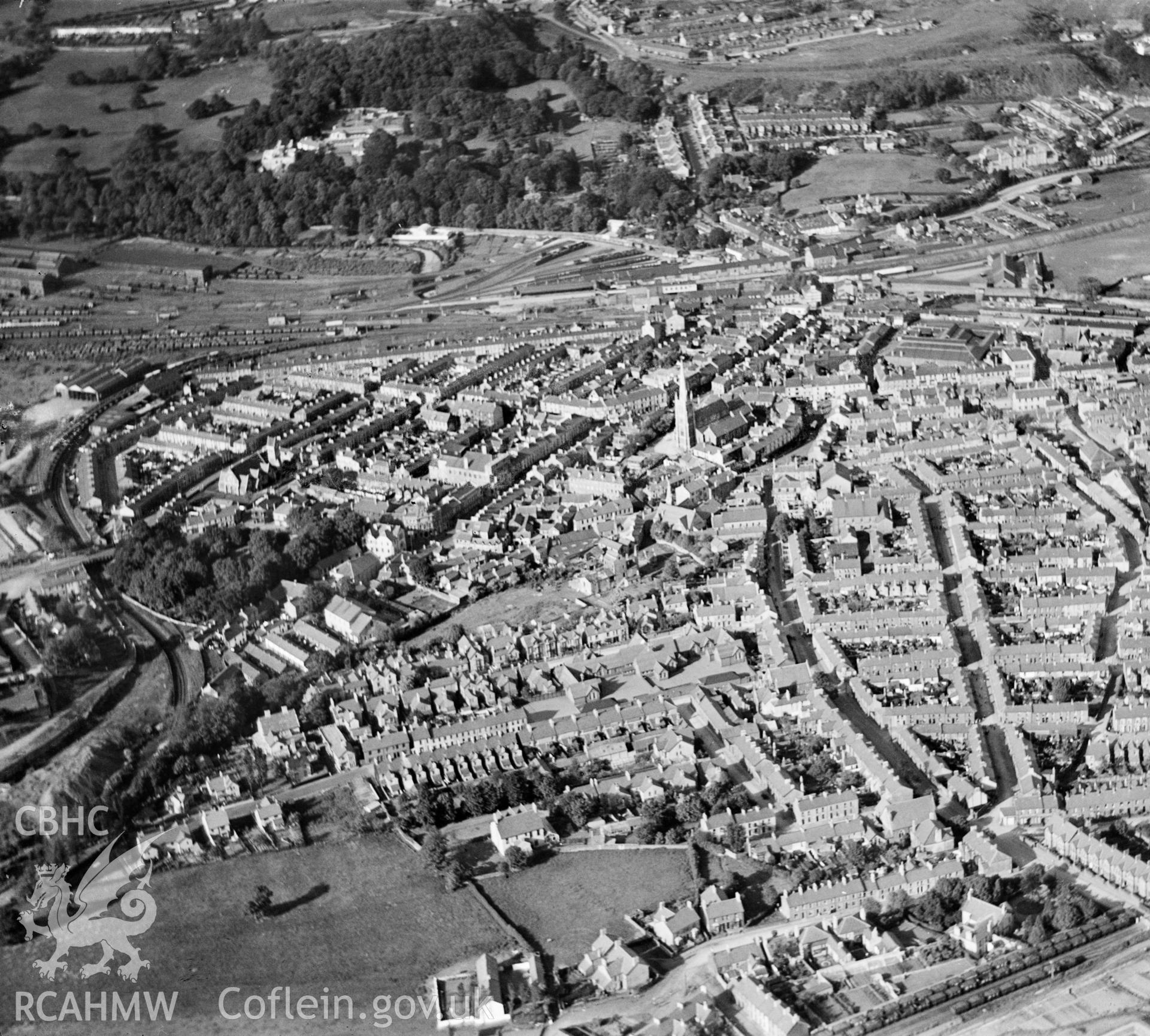 General view of Aberdare, oblique aerial view. 5?x4? black and white glass plate negative.