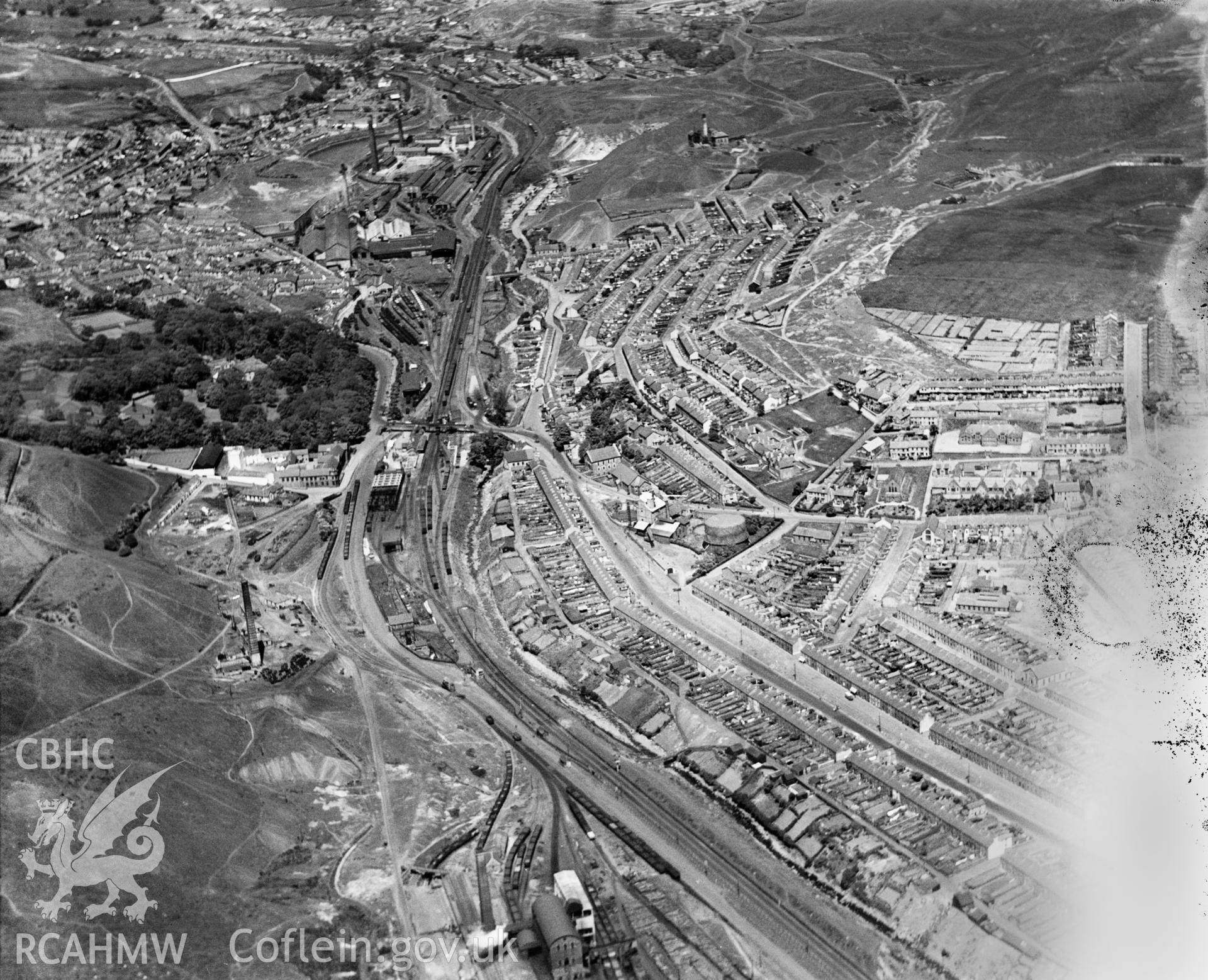 General view of Tredegar, oblique aerial view. 5?x4? black and white glass plate negative.