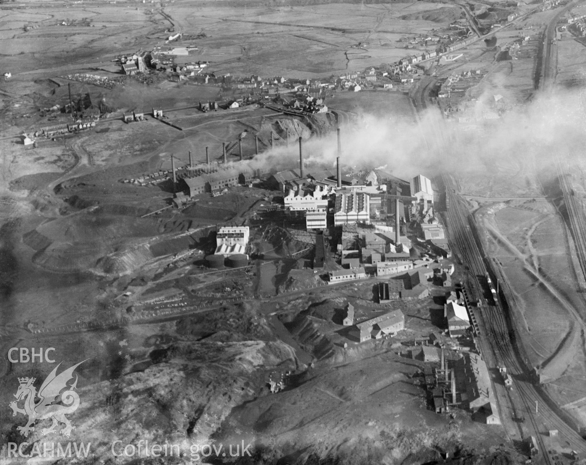 View of the National Smelting works, Llansamlet, commissioned by Imperial Smelting Corporation. Oblique aerial photograph, 5?x4? BW glass plate.