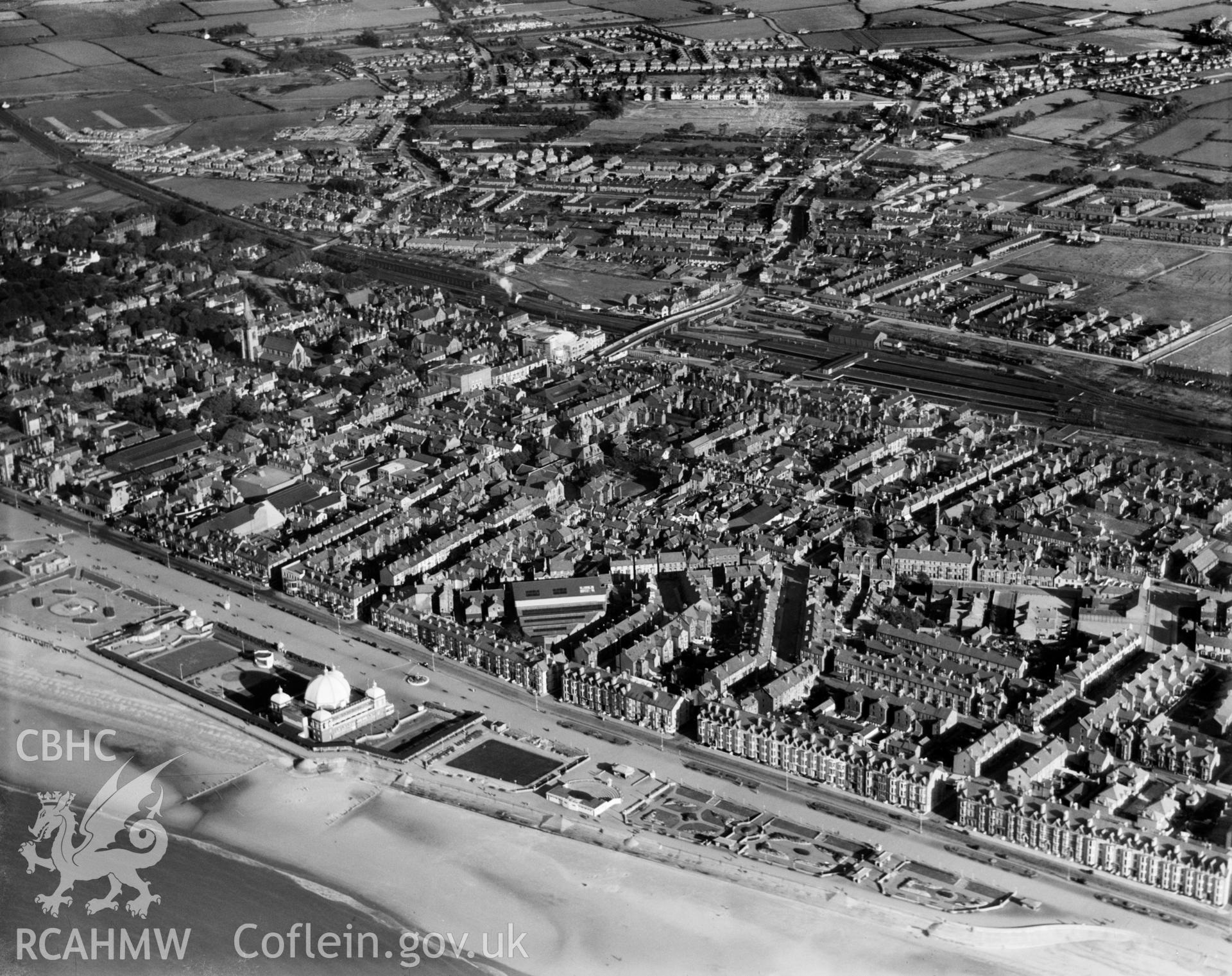 General view of Rhyl, oblique aerial view. 5?x4? black and white glass plate negative.