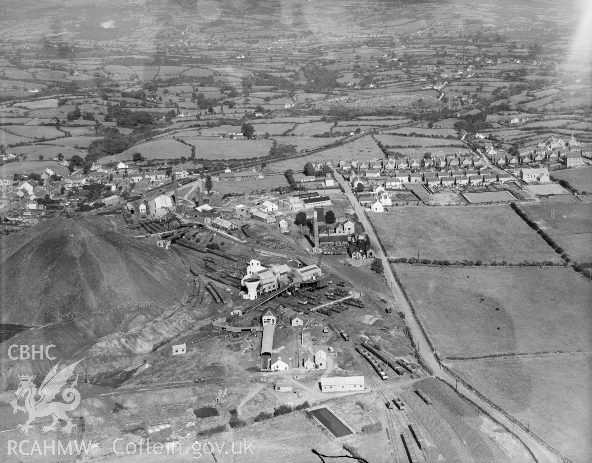 Emlyn Anthracite Colliery Co Pen-y-groes Llanelli, oblique aerial view.