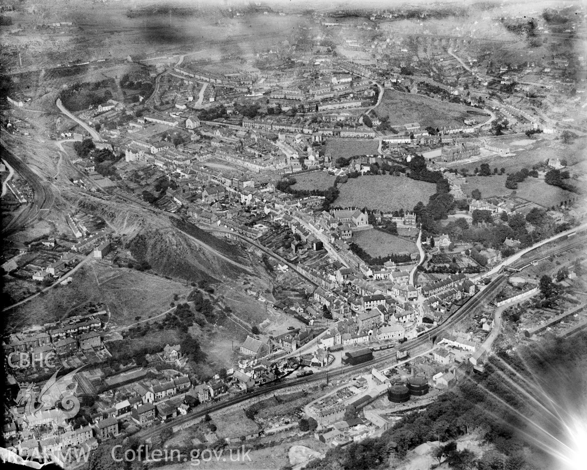 View of Abersychan, oblique aerial view. 5?x4? black and white glass plate negative.