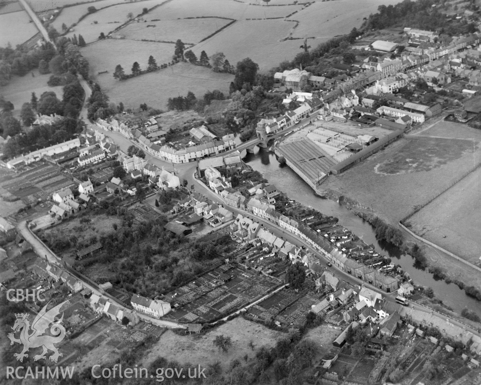 General view of Monmouth, oblique aerial view. 5?x4? black and white glass plate negative.