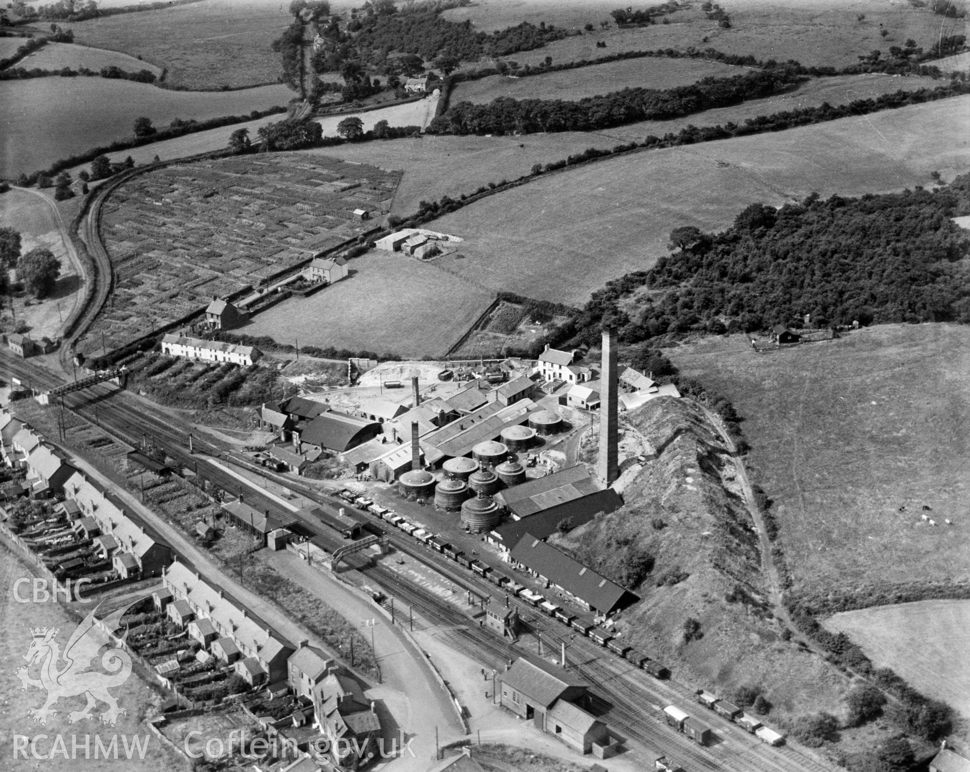 View of Hirwaun brickworks, commissioned by General Refractories. Oblique aerial photograph, 5?x4? BW glass plate.