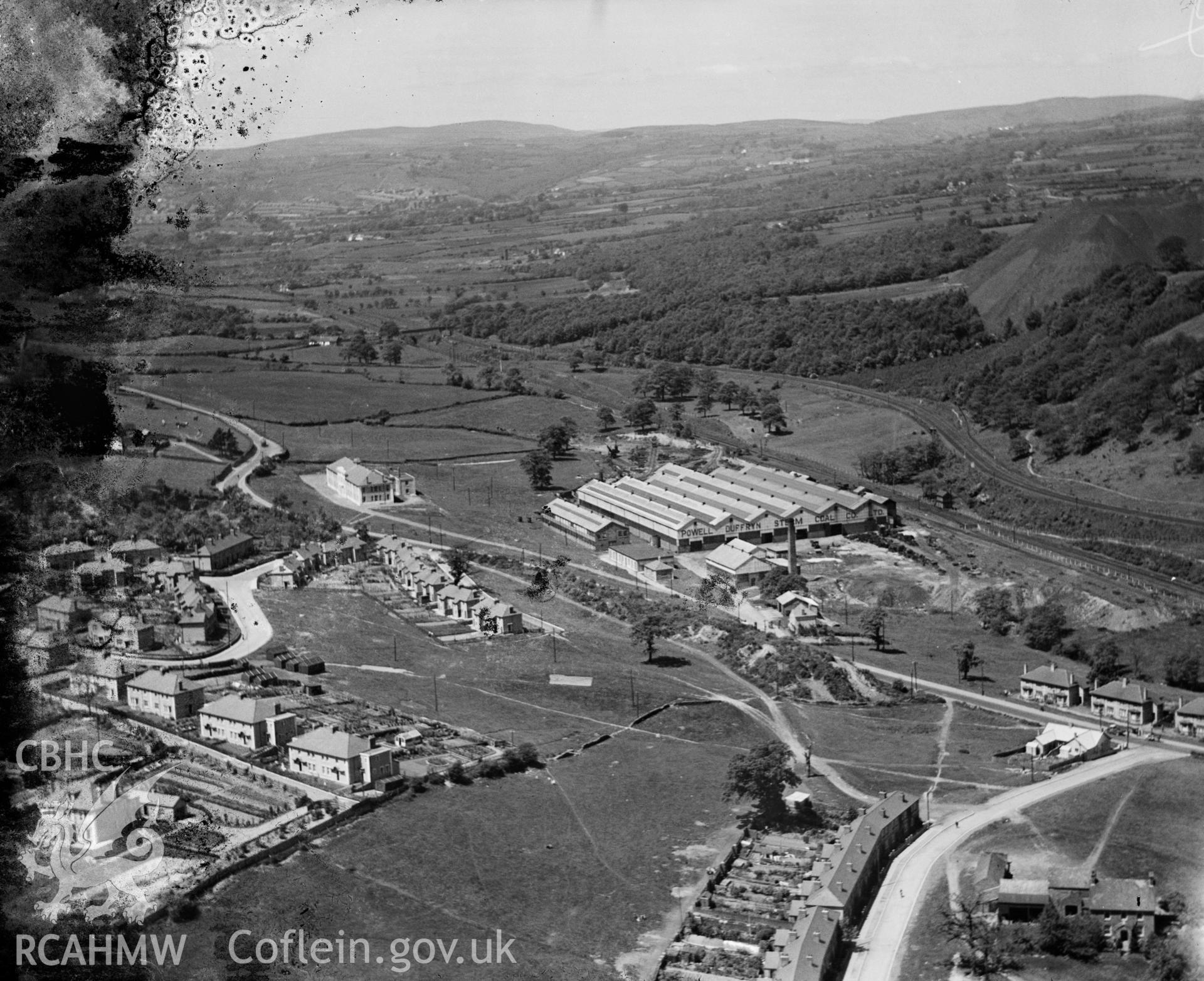 View of Tredomen Engineering Works (Powell Duffryn Steam Coal Co.), oblique aerial view. 5?x4? black and white glass plate negative.