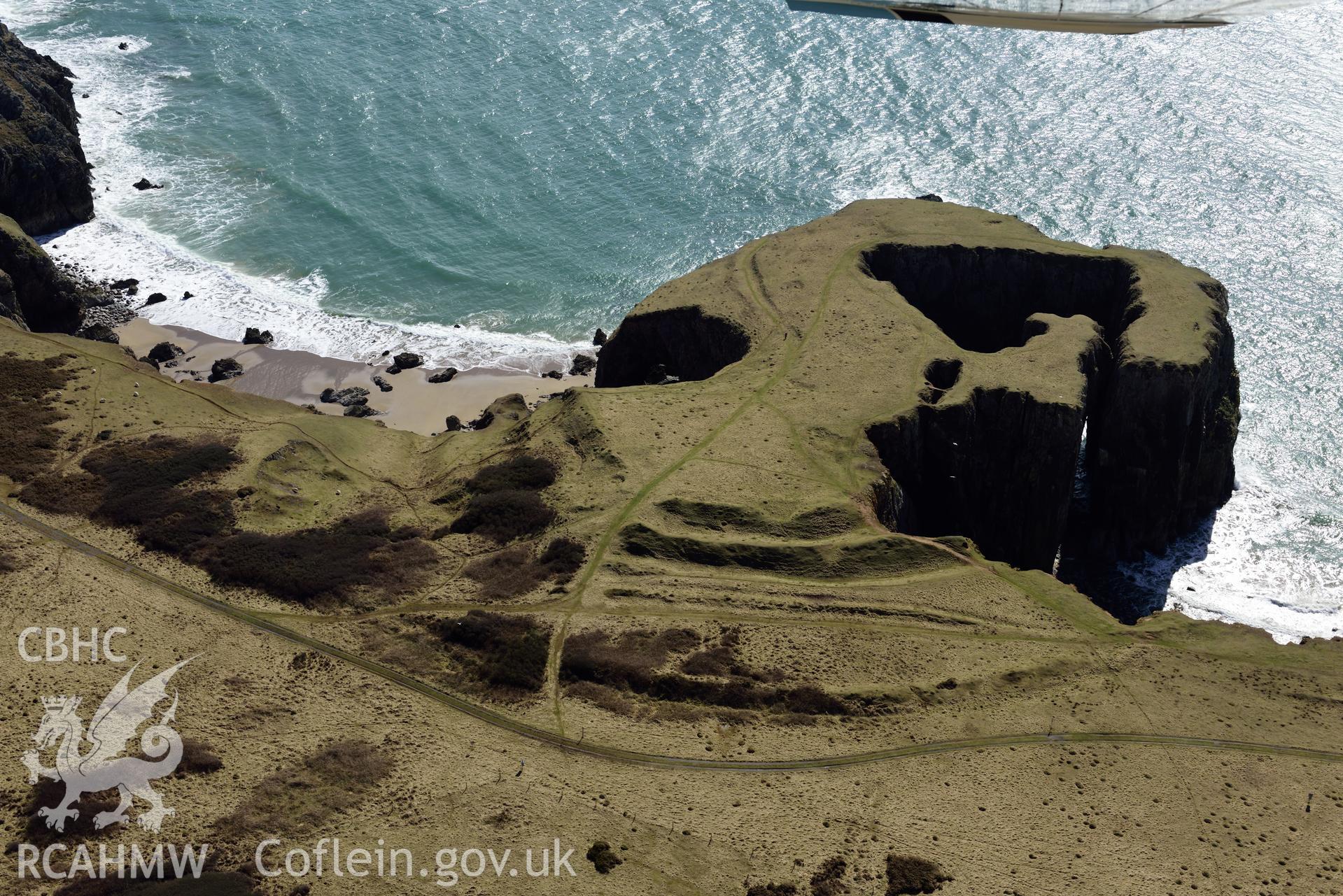 Flimston Bay promontory fort. Detailed baseline aerial reconnaissance survey for the CHERISH Project. ? Crown: CHERISH PROJECT 2018. Produced with EU funds through the Ireland Wales Co-operation Programme 2014-2020. All material made freely available through the Open Government Licence.