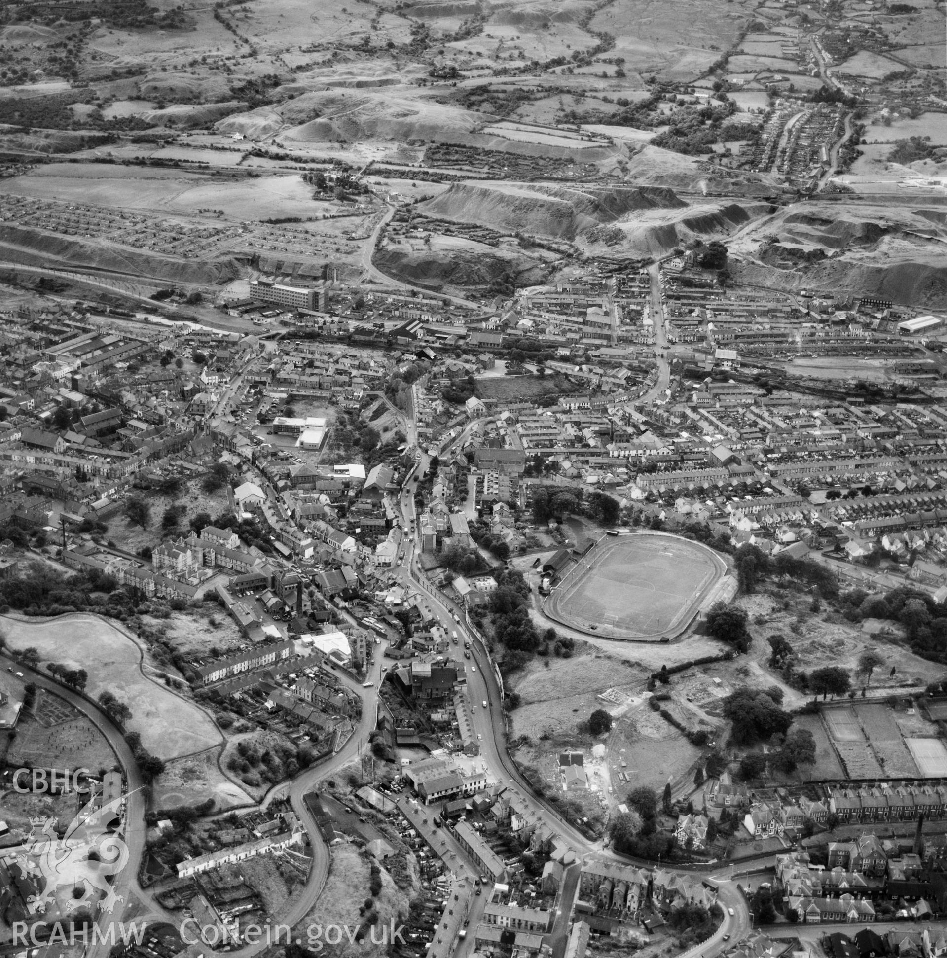 Digital copy of a black and white oblique aerial photograph showing Penydarren Park, Merthyr Tydfil, taken by Aerofilms Ltd, 1959.