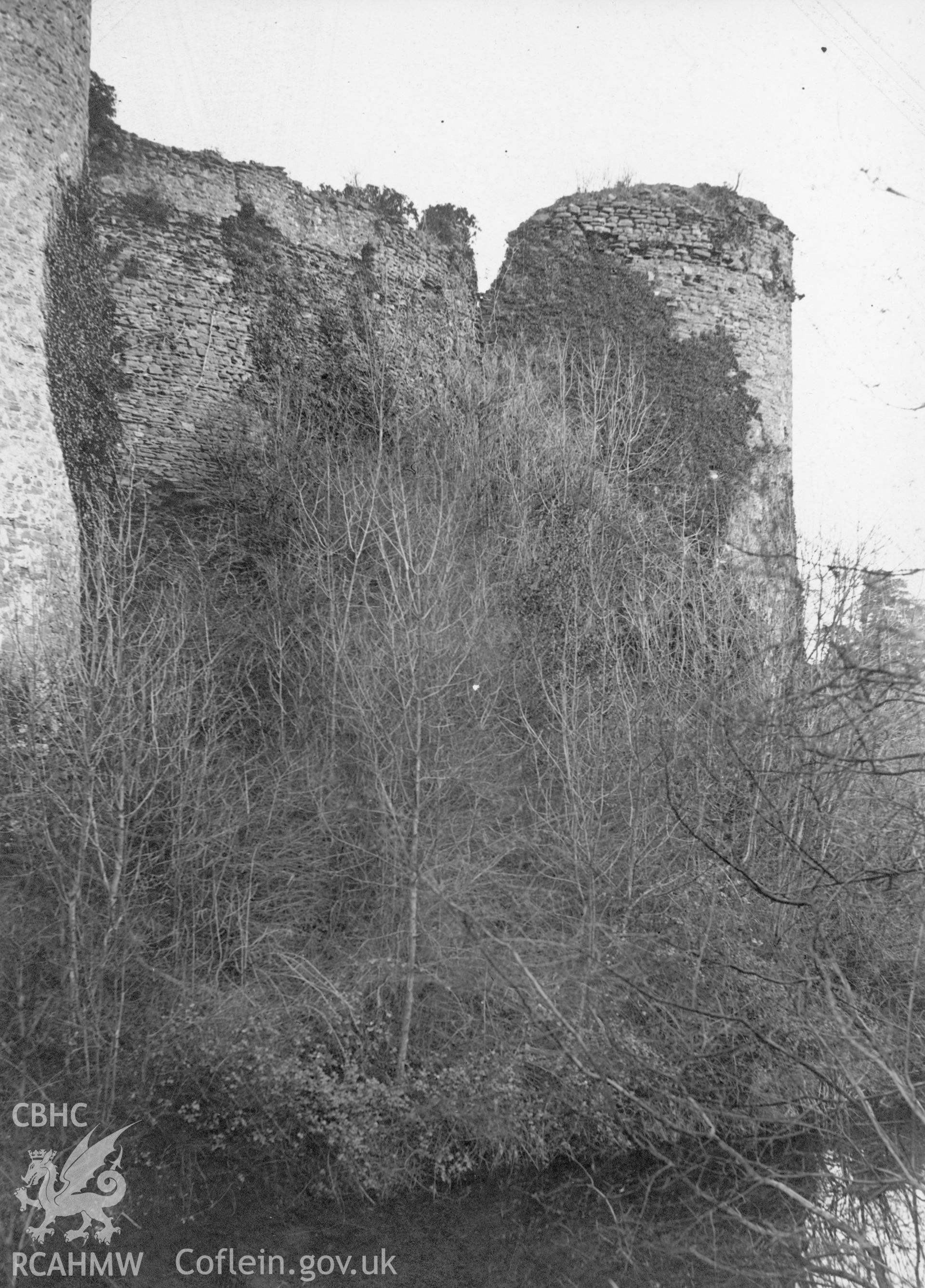 Digital copy of a photograph showing White Castle, dated 1920.