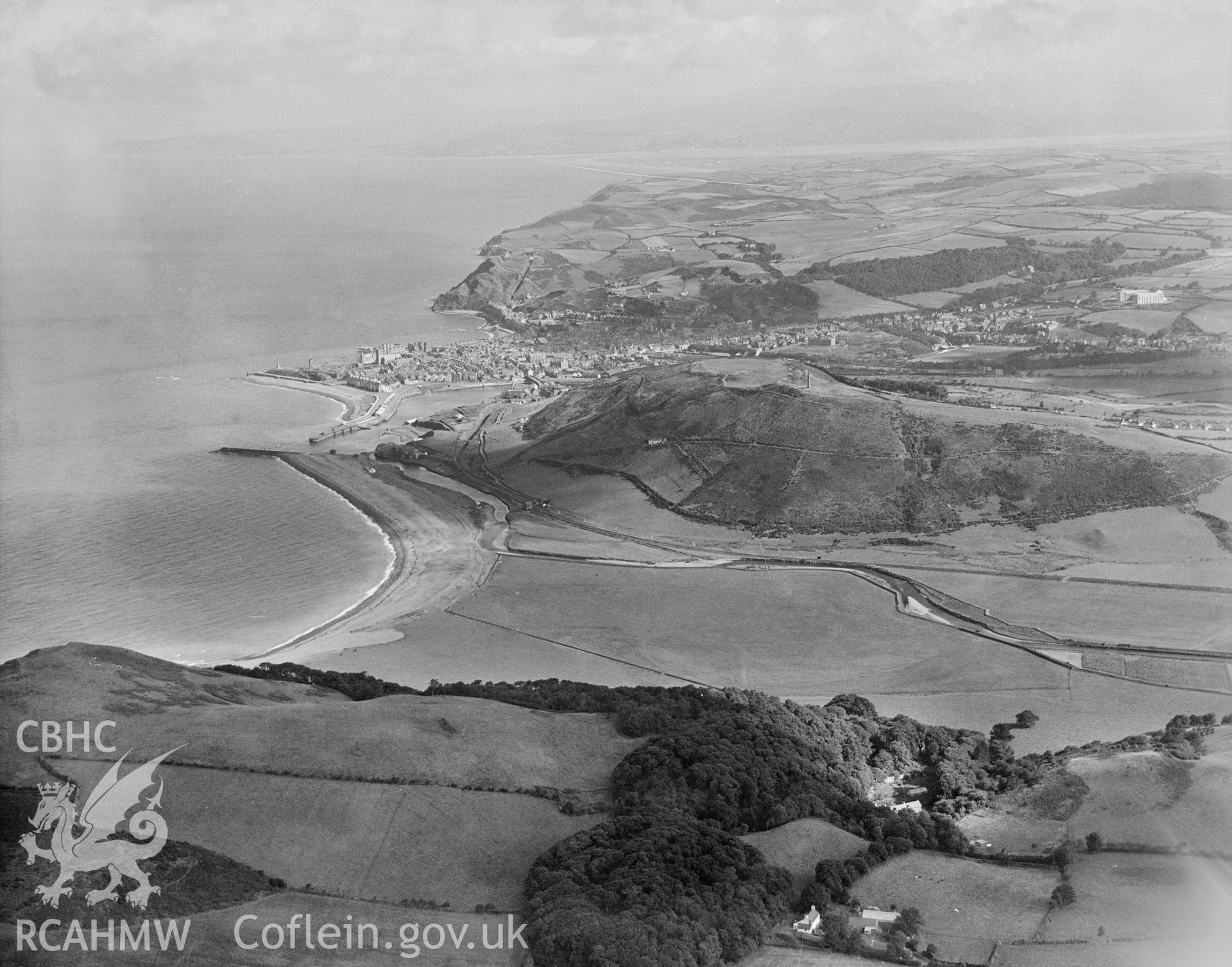 Distant view of Aberystwyth, oblique aerial view. 5?x4? black and white glass plate negative.