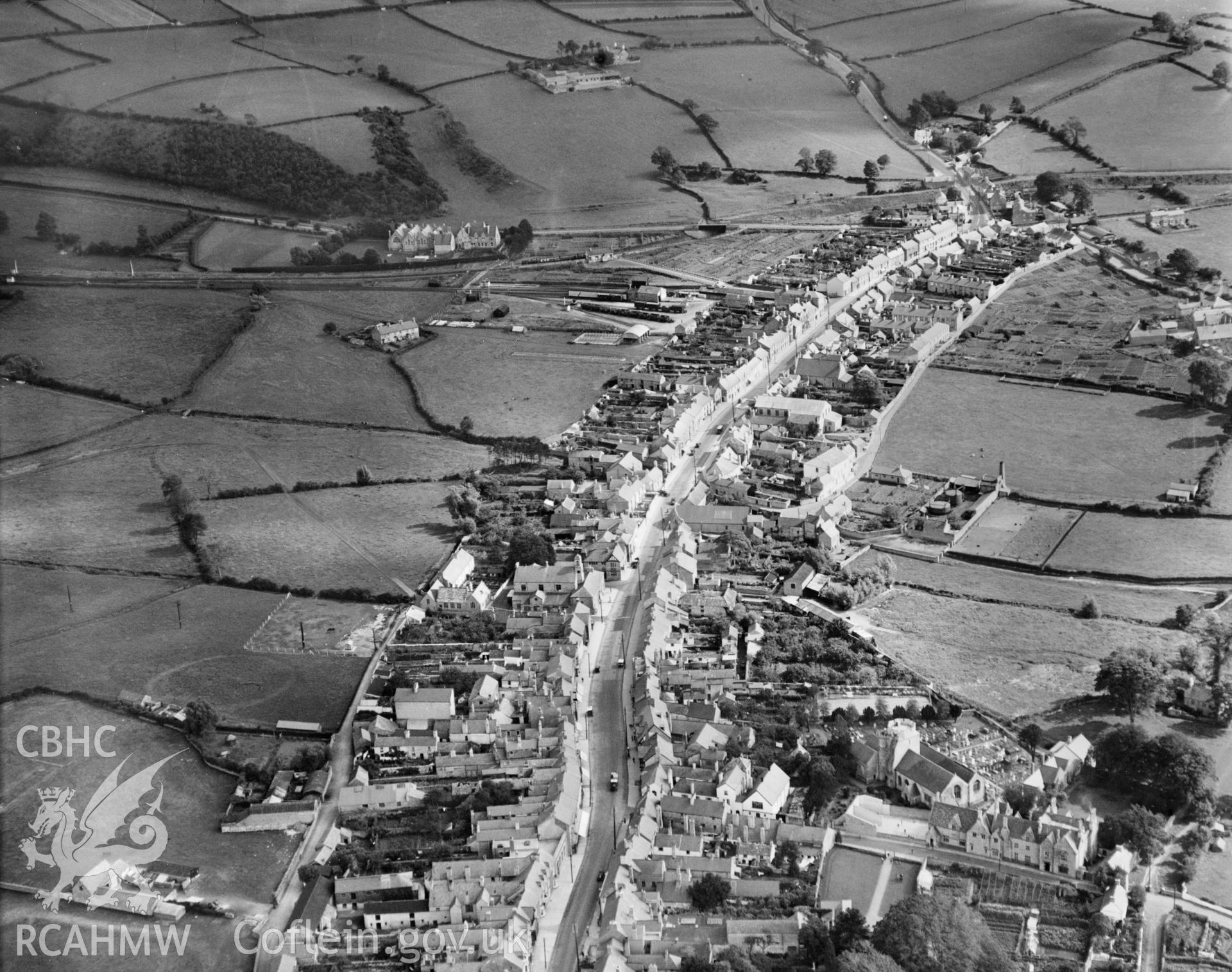 General view of Cowbridge, oblique aerial view. 5?x4? black and white glass plate negative.
