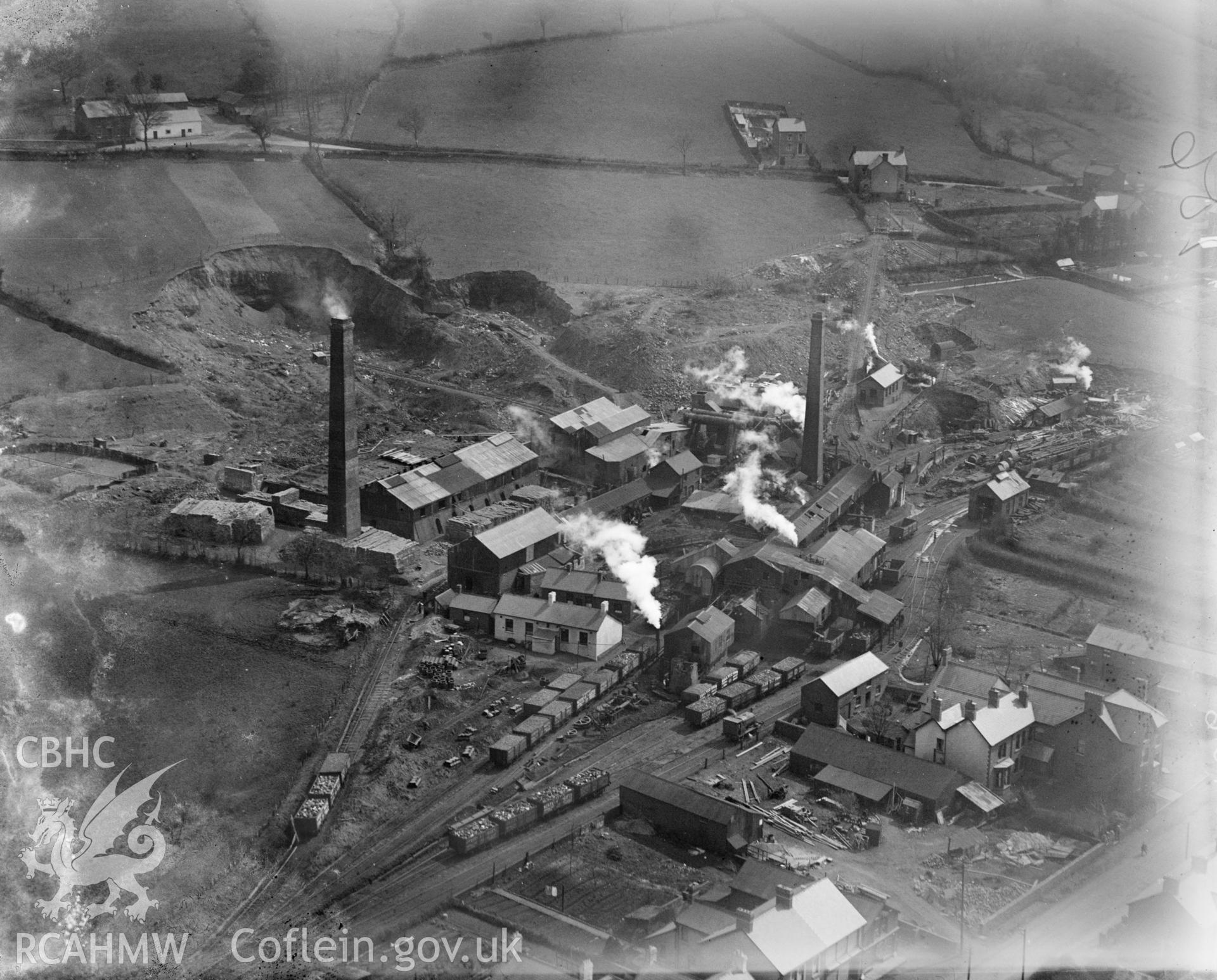 View of the New Cwmgorse Colliery, Cwmgors, oblique aerial view. 5?x4? black and white glass plate negative.