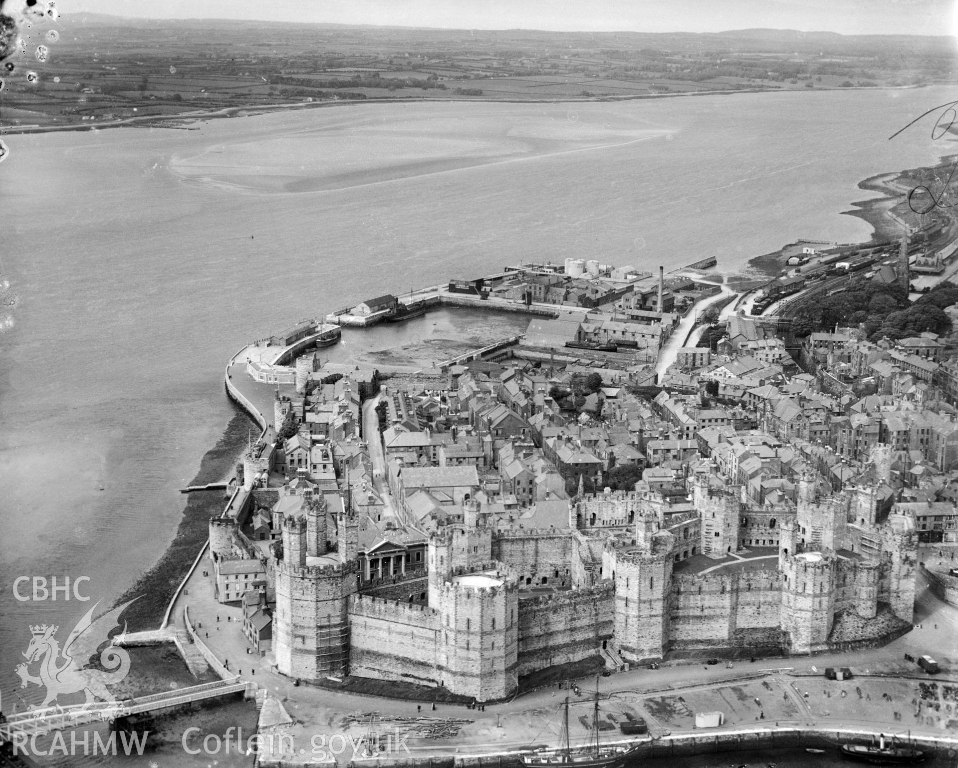 View of Caernarfon Castle, oblique aerial view. 5?x4? black and white glass plate negative.