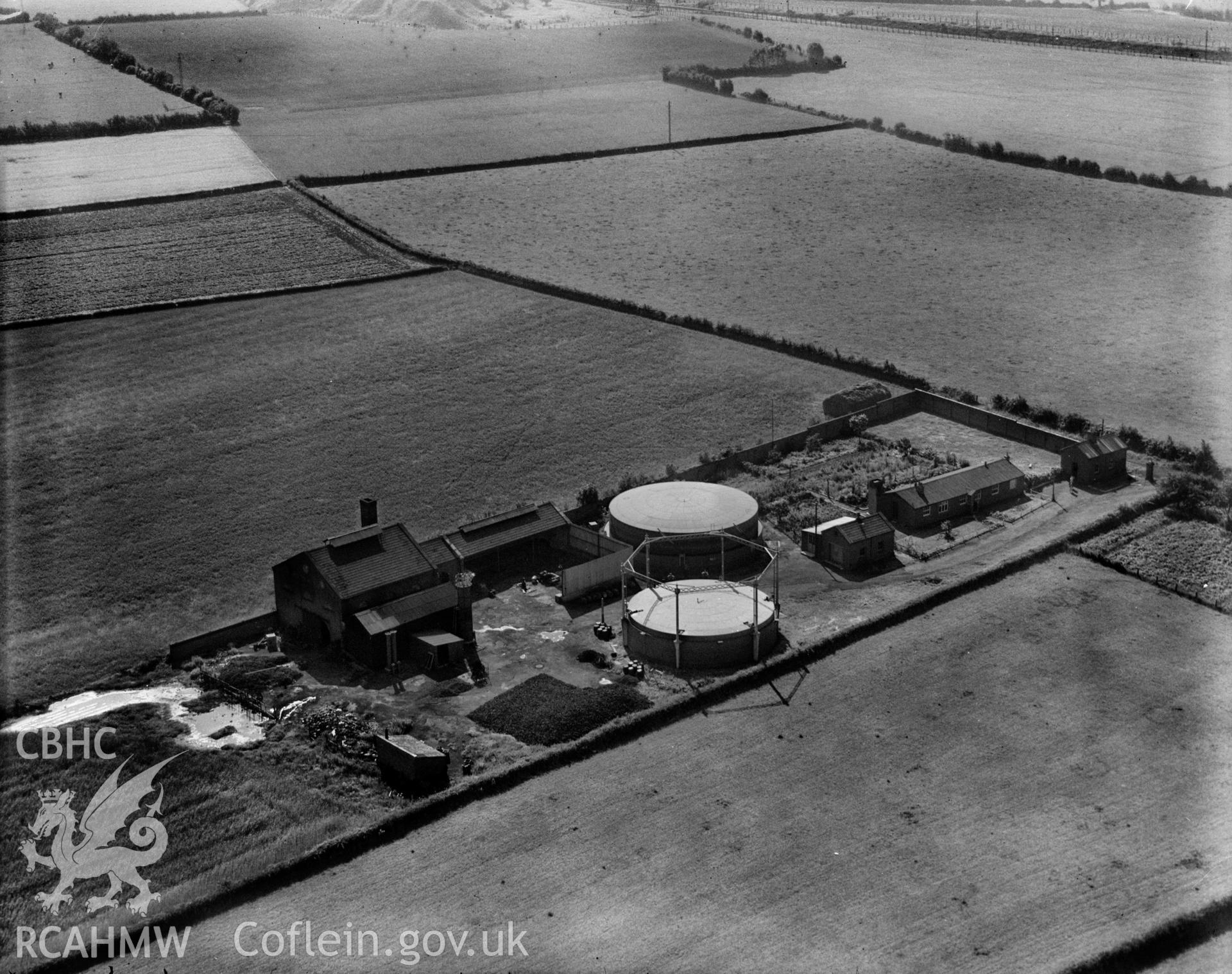 View of Caldicot Gas Works, oblique aerial view. 5?x4? black and white glass plate negative.