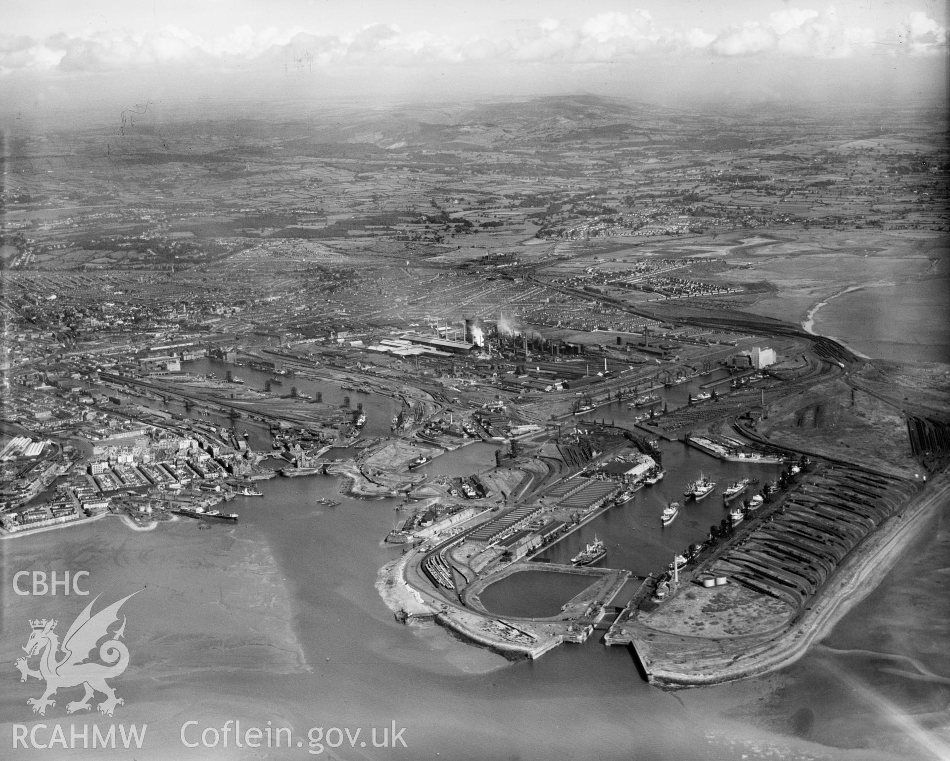 General view of Cardiff showing docks, oblique aerial view. 5?x4? black and white glass plate negative.