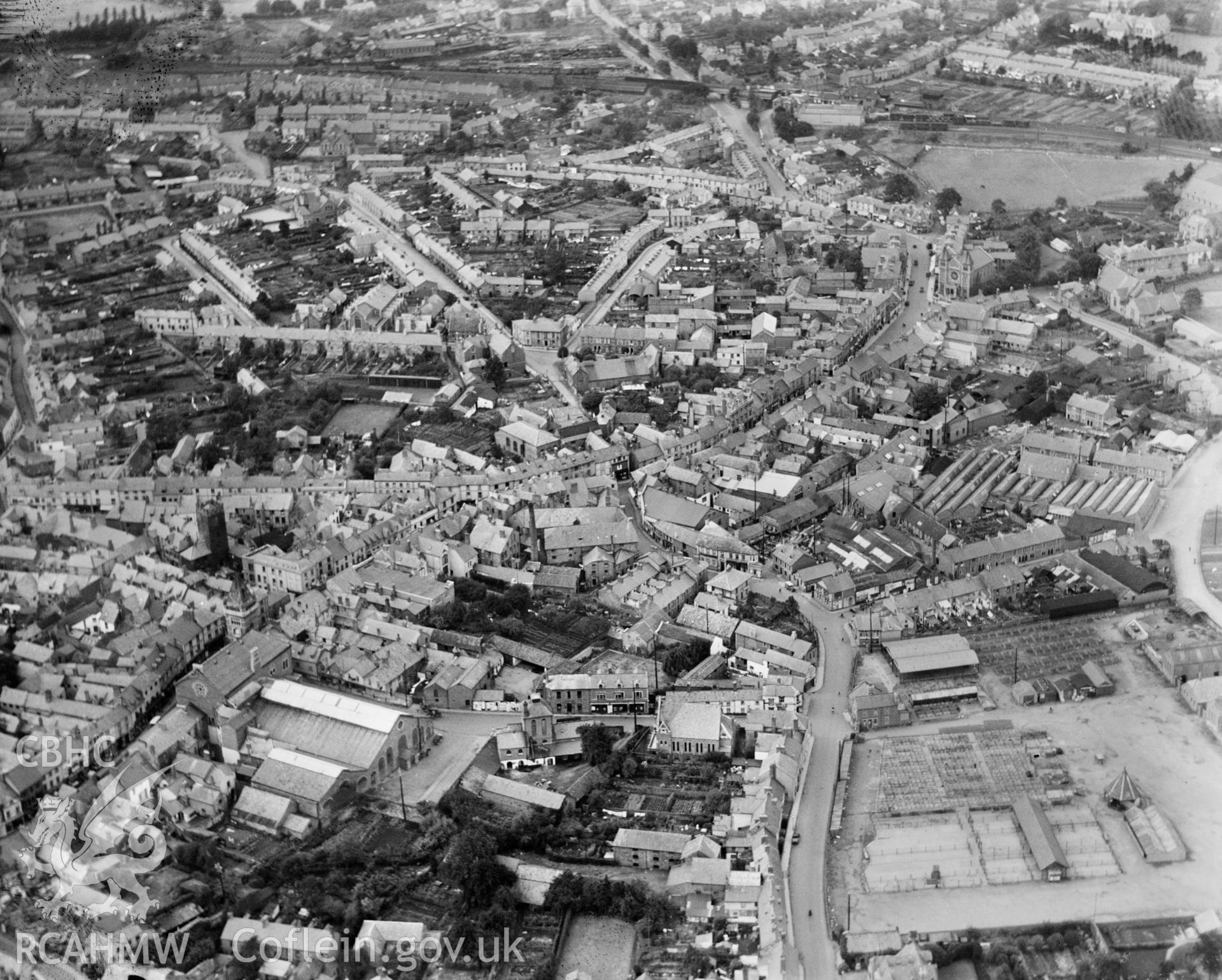 General view of Abergavenny, oblique aerial view. 5?x4? black and white glass plate negative.