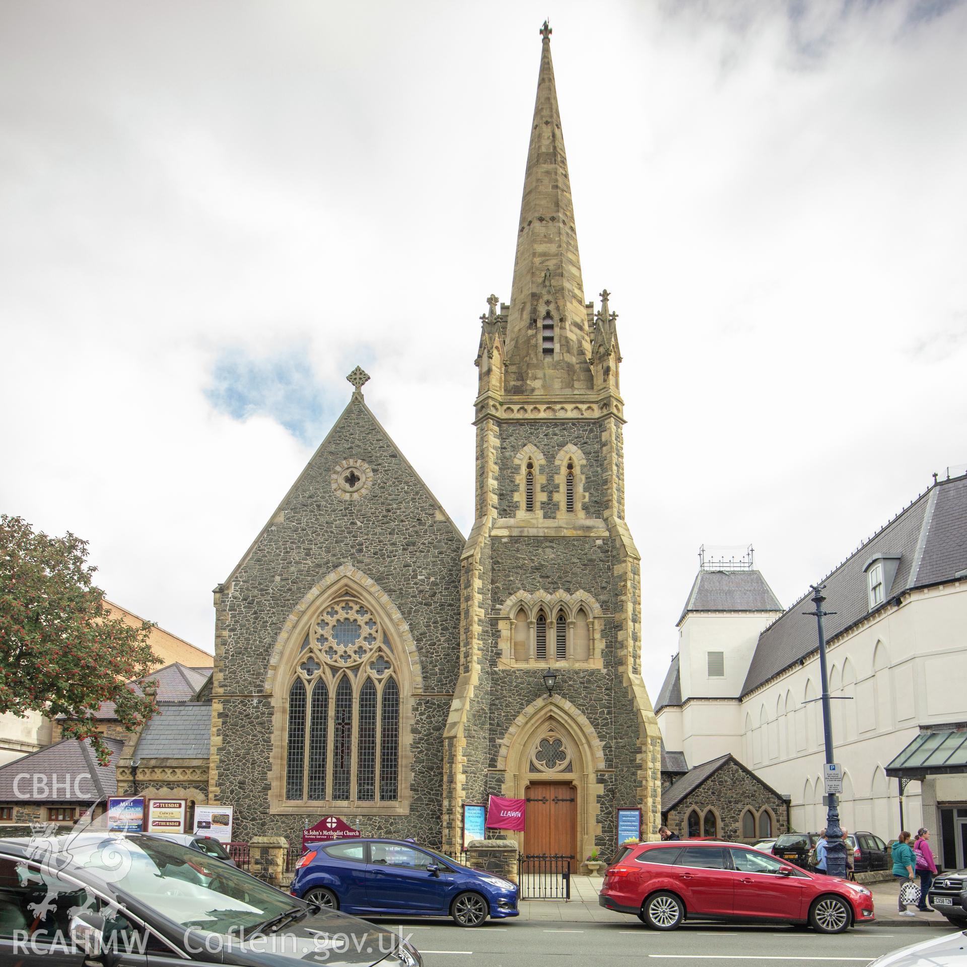 Colour photograph showing front elevation and entrance of St. John's English Wesleyan Methodist church, Mostyn Street, Llandudno. Photographed by Richard Barrett on 17th September 2018.