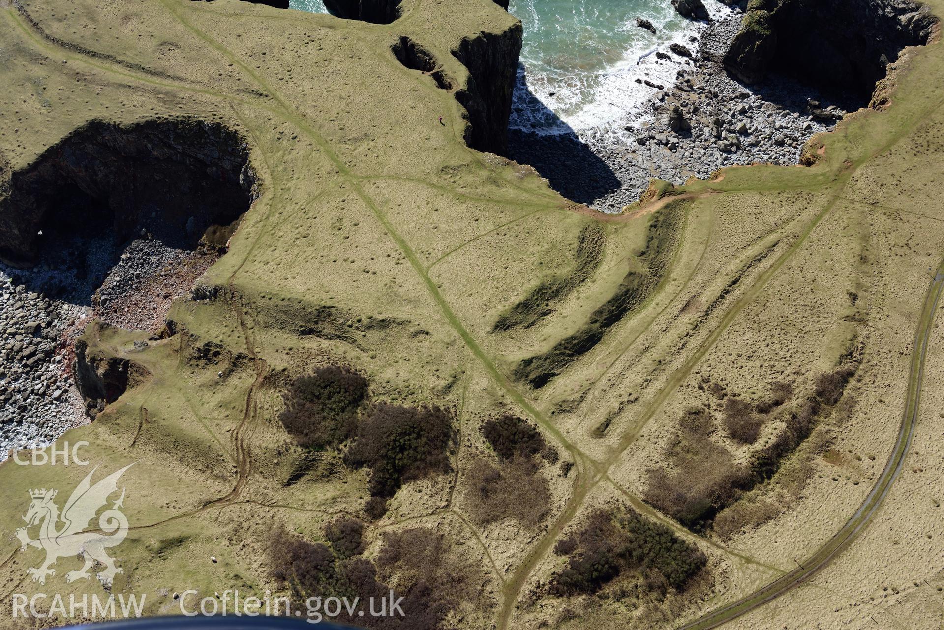 Flimston Bay promontory fort. Detailed baseline aerial reconnaissance survey for the CHERISH Project. ? Crown: CHERISH PROJECT 2018. Produced with EU funds through the Ireland Wales Co-operation Programme 2014-2020. All material made freely available through the Open Government Licence.