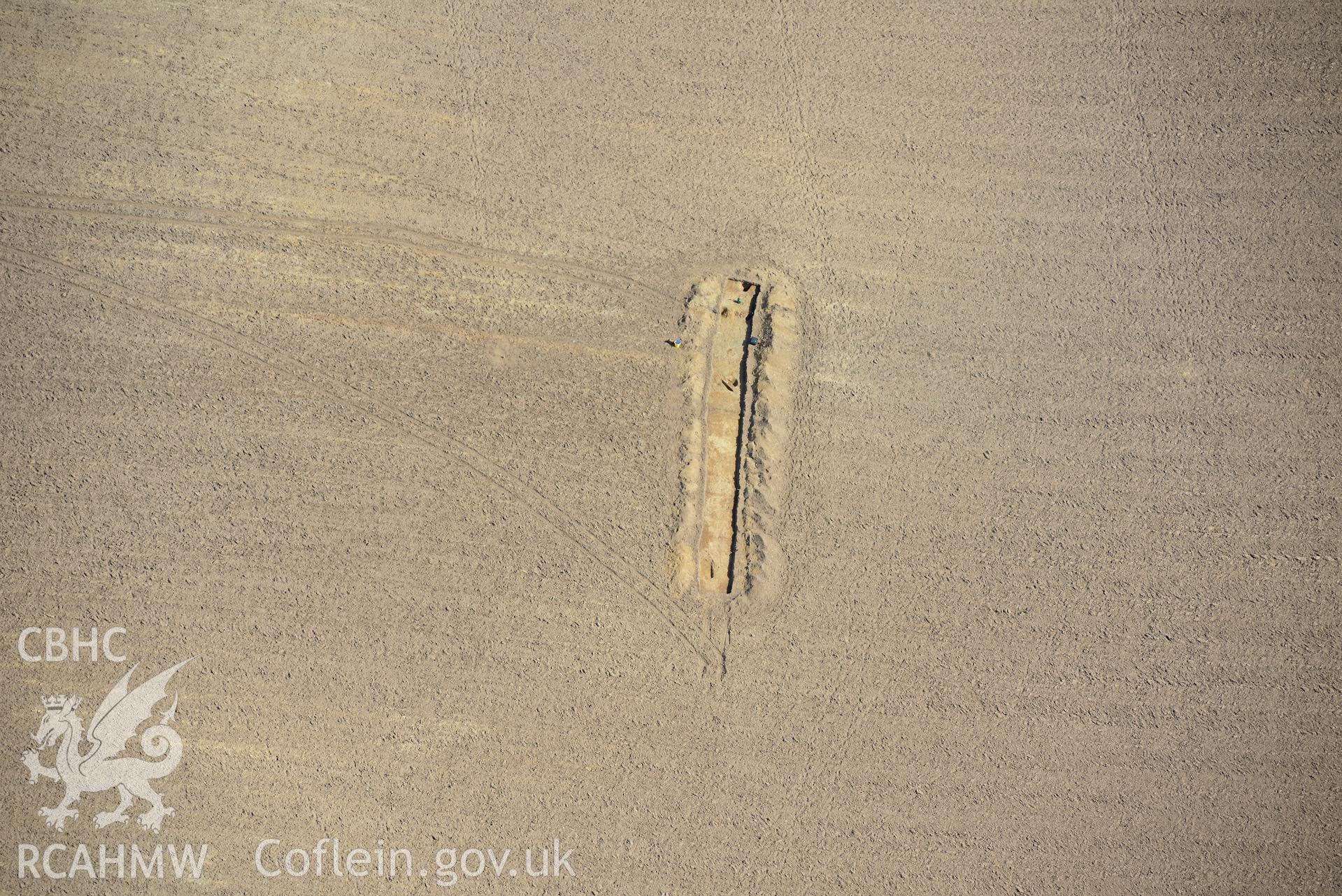 Causewayed Enclosure Northeast of Dryslwyn. Oblique aerial photograph taken during the Royal Commission's programme of archaeological aerial reconnaissance by Toby Driver on 15th April 2015.