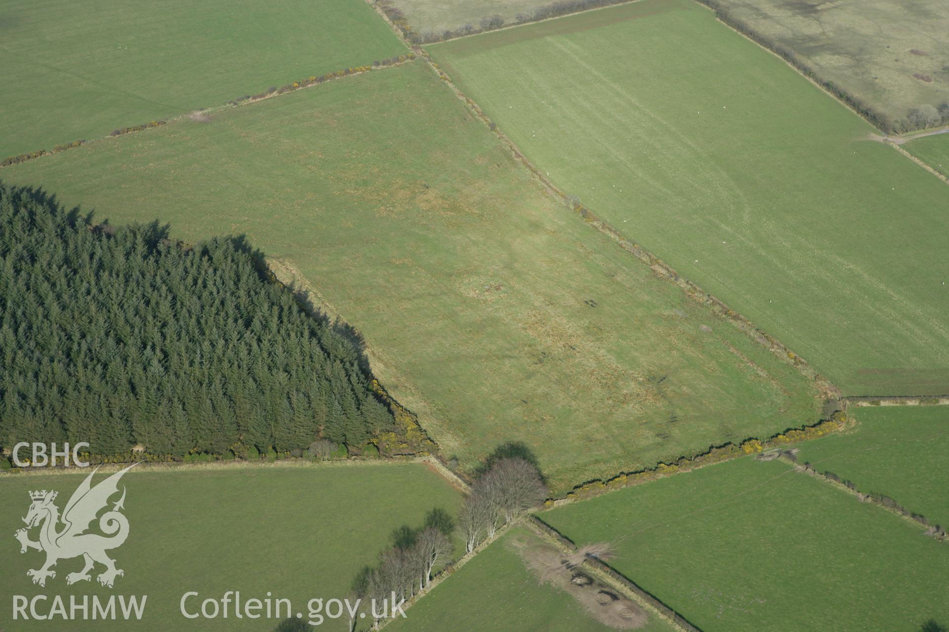 RCAHMW colour oblique aerial photograph of Crug Sgethlin. Taken on 13 April 2010 by Toby Driver