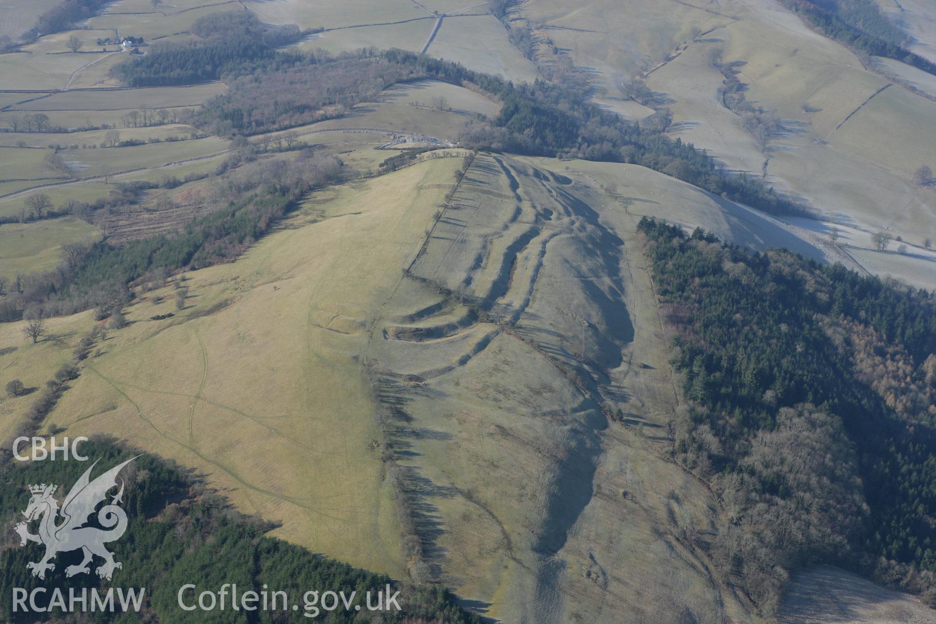 RCAHMW colour oblique photograph of Cefn Carnedd hillfort. Taken by Toby Driver on 08/03/2010.