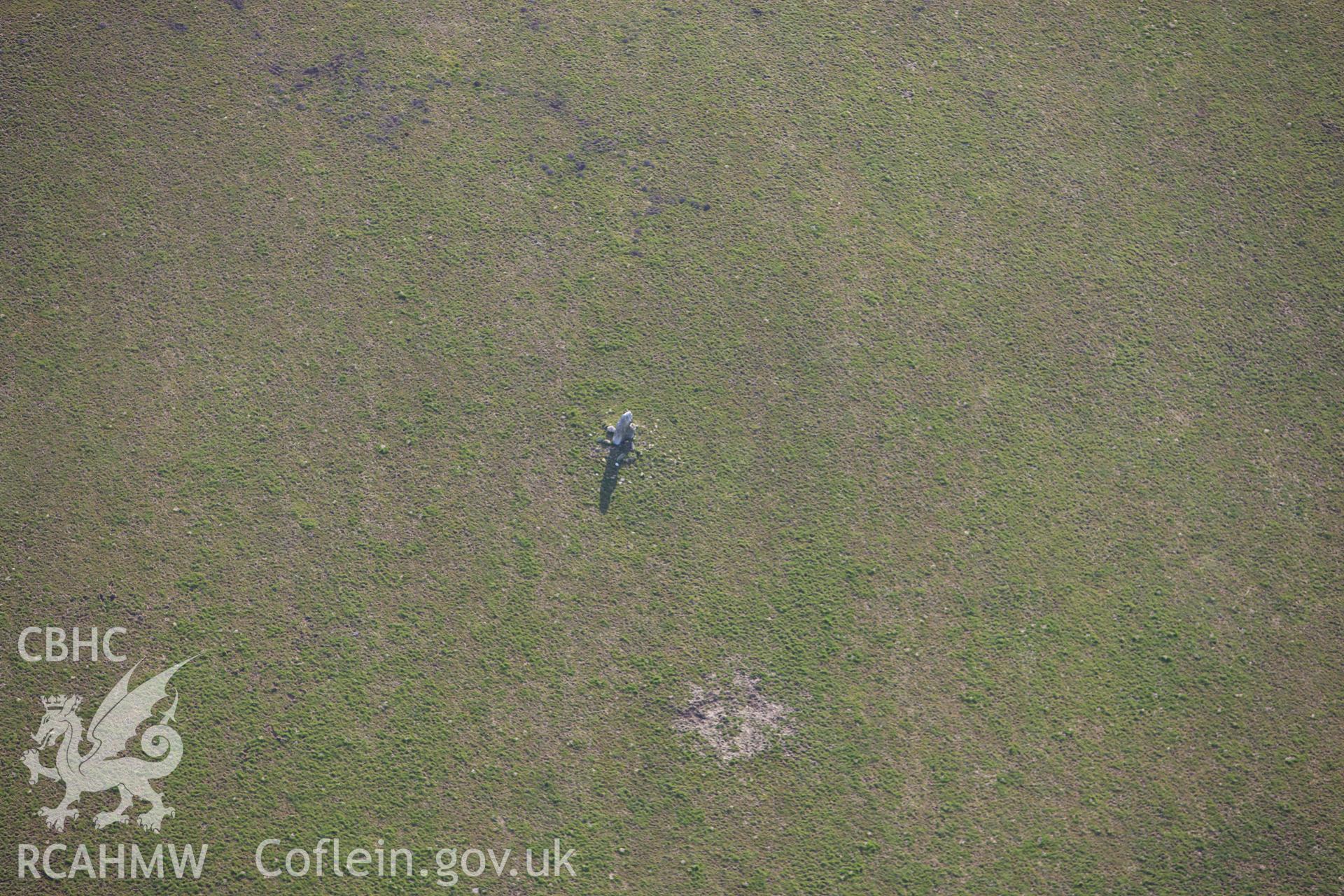 RCAHMW colour oblique aerial photograph of Carreg Wen. Taken on 13 April 2010 by Toby Driver