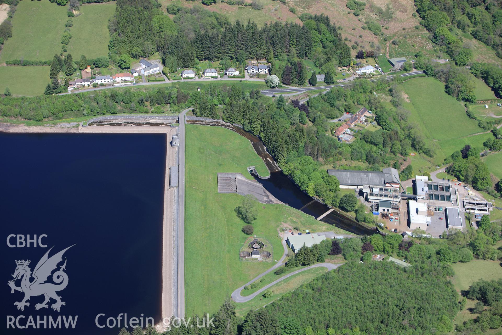 RCAHMW colour oblique photograph of Llwyn-on Reservoir, dam. Taken by Toby Driver on 24/05/2010.