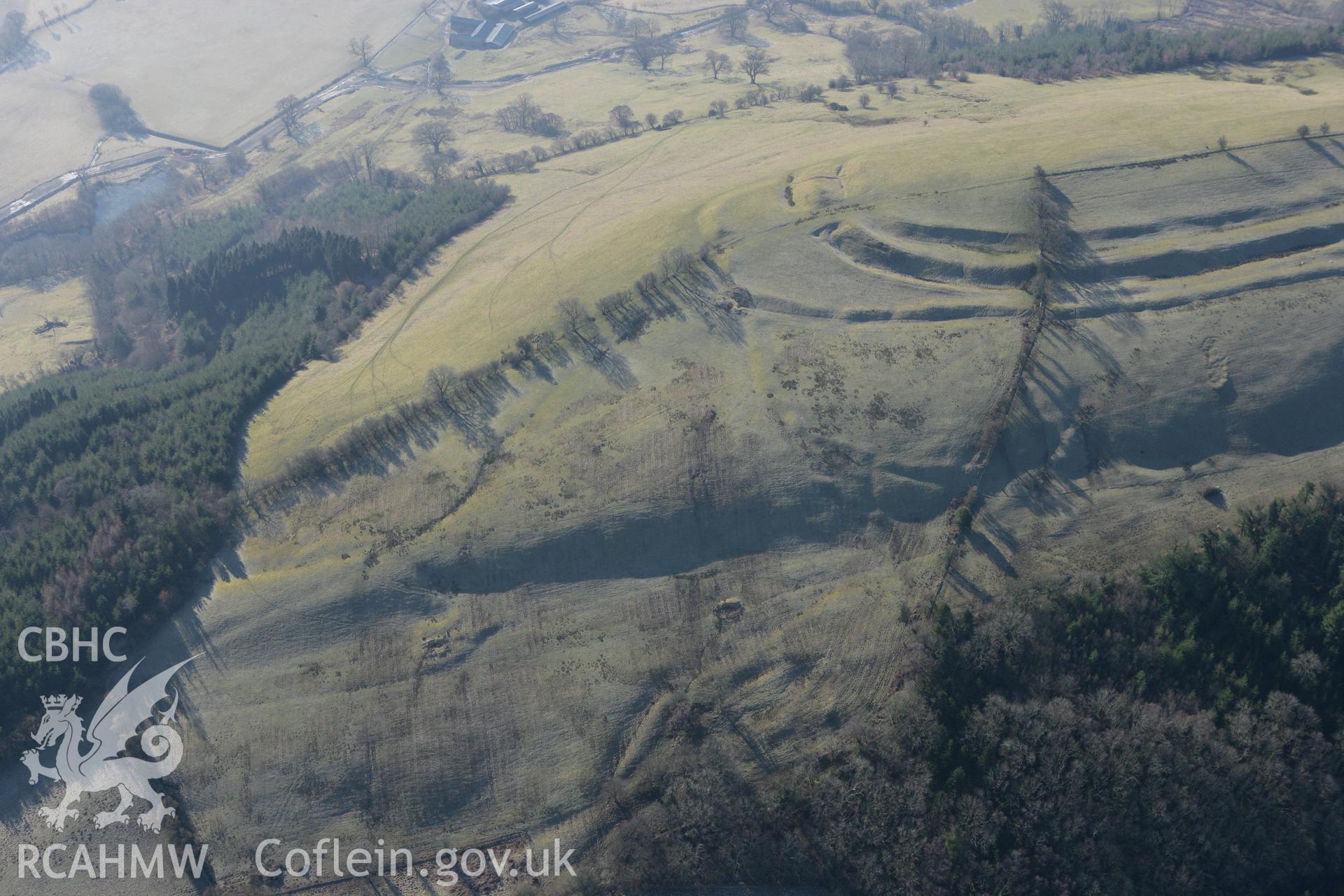 RCAHMW colour oblique photograph of Cefn Carnedd hillfort. Taken by Toby Driver on 08/03/2010.