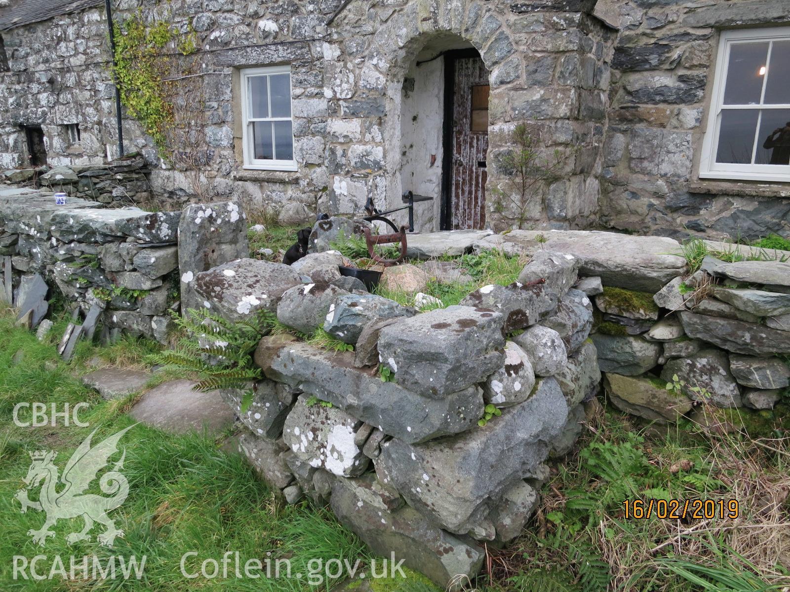 Garden wall feature at Pencerrig Pellaf, Ffordd Uchaf, Harlech. Photographed by Kimberley Urch as part of photographic survey for planning application (ref. no. NP5/61/LB446A Snowdonia National Park Authority).