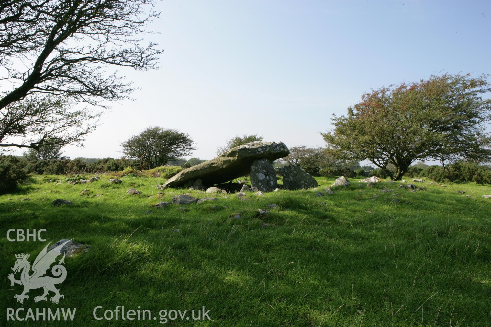 Cors y Gedol burial chamber, photo survey.