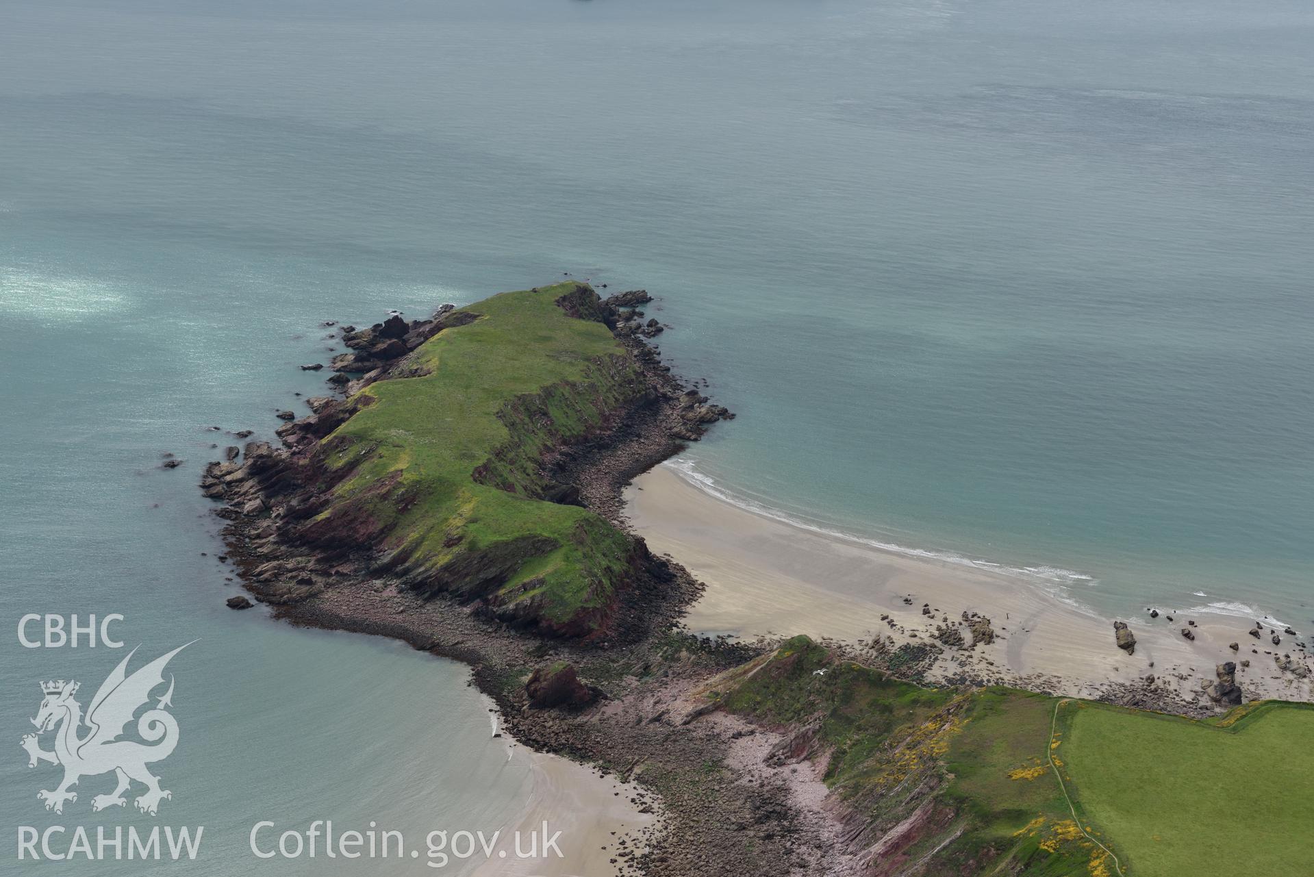 Gateholm Island at extreme low tide. Baseline aerial reconnaissance survey for the CHERISH Project. ? Crown: CHERISH PROJECT 2017. Produced with EU funds through the Ireland Wales Co-operation Programme 2014-2020. All material made freely available through the Open Government Licence.