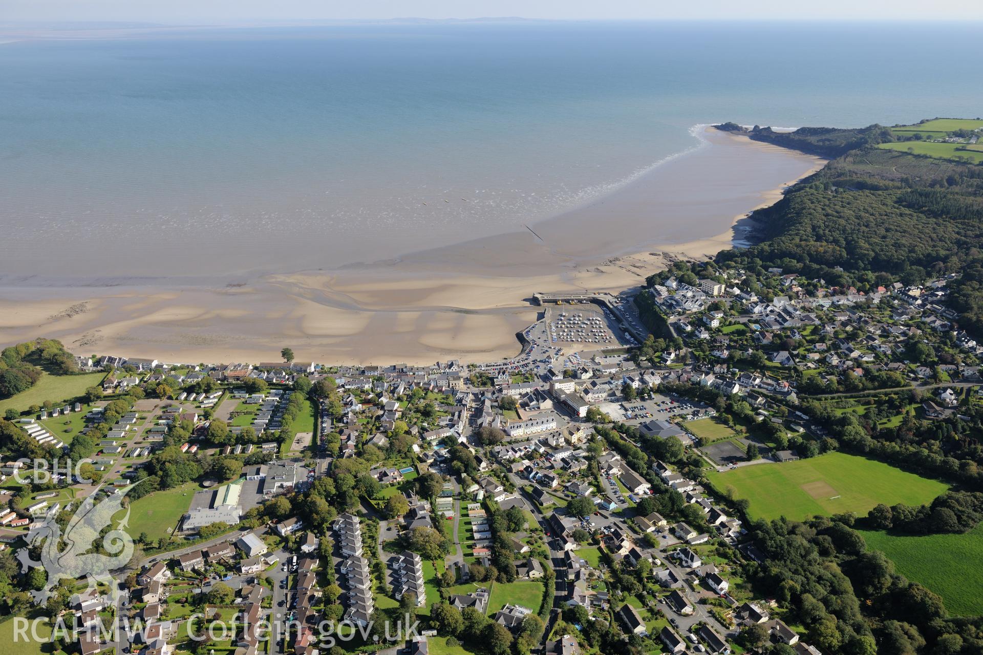 Saundersfoot and its harbour. Oblique aerial photograph taken during Royal Commission's programme of archaeological aerial reconnaissance by Toby Driver on 30th September 2015.