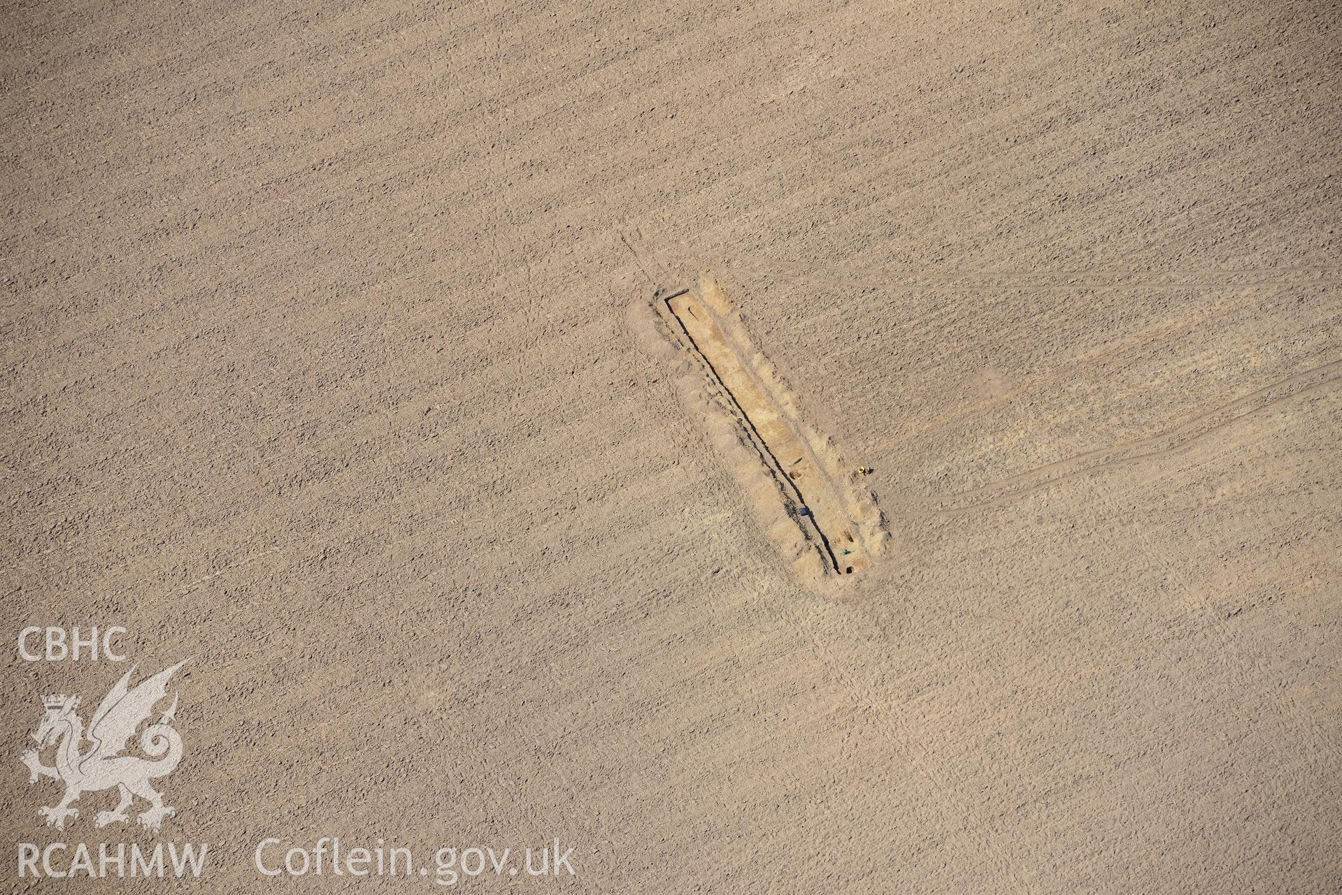 Causewayed Enclosure Northeast of Dryslwyn. Oblique aerial photograph taken during the Royal Commission's programme of archaeological aerial reconnaissance by Toby Driver on 15th April 2015.